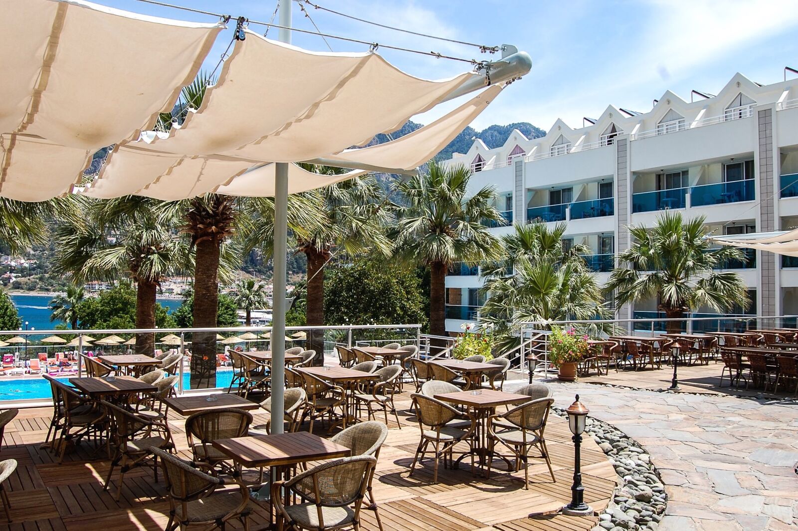 Nikon D40 sample photo. Patio, resort, structure, summer photography