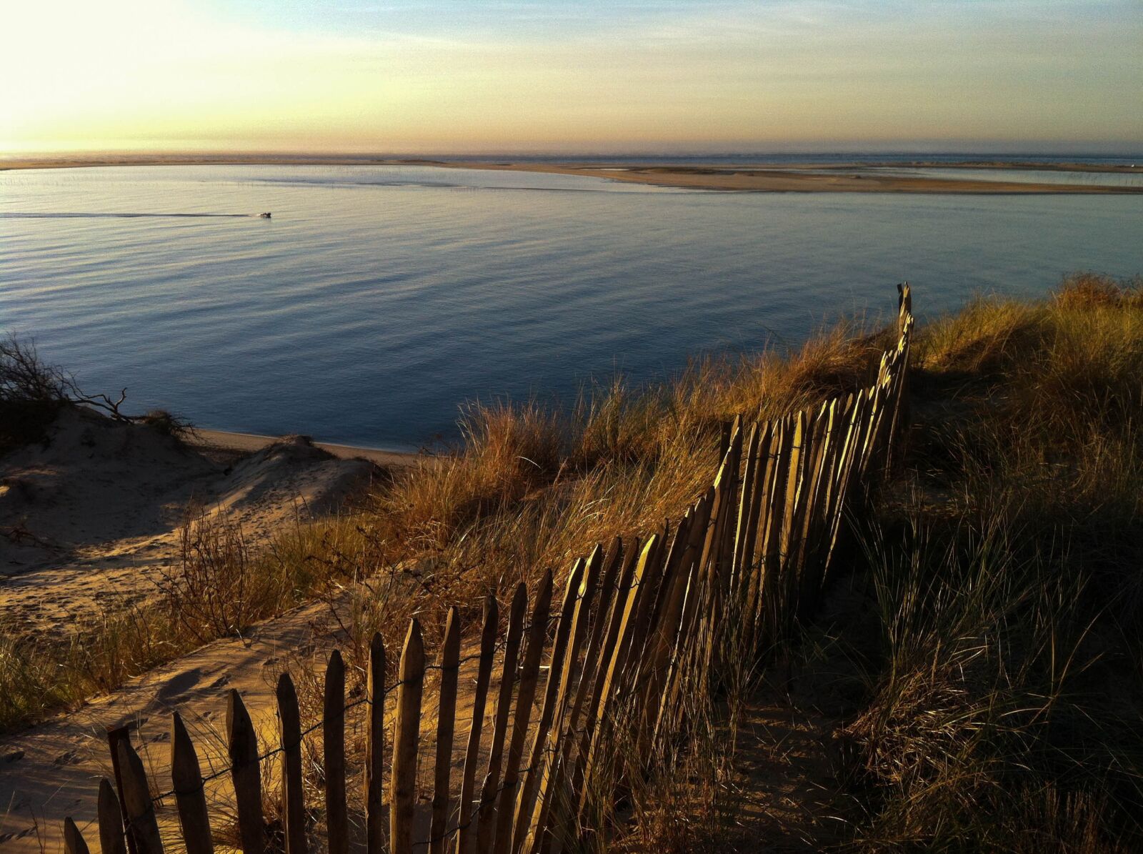 Apple iPhone 4 sample photo. Pyla dune, wooden palisade photography