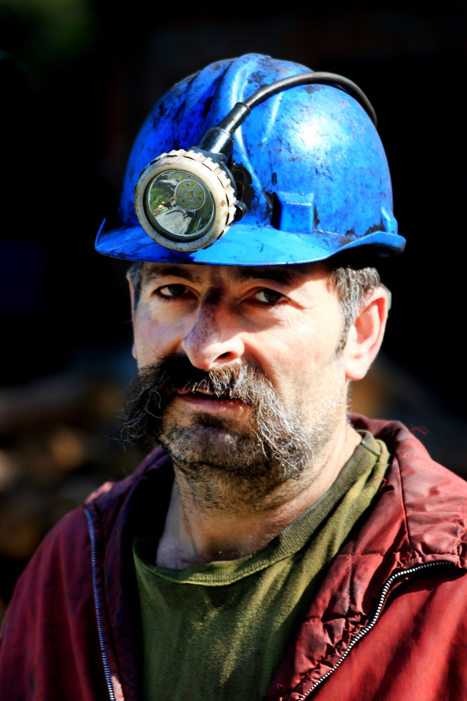 Canon EOS 500D (EOS Rebel T1i / EOS Kiss X3) sample photo. Miner, helmets, worker photography