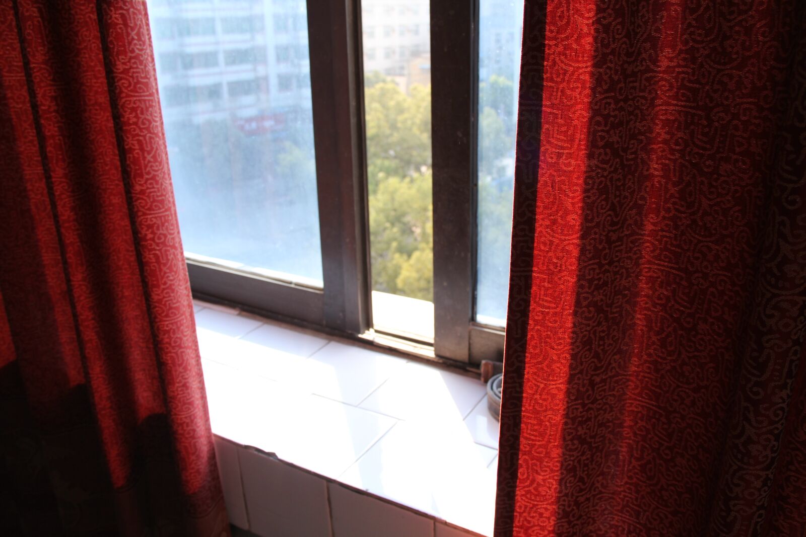 Canon EF-S 18-135mm F3.5-5.6 IS sample photo. Curtains, window, balcony photography