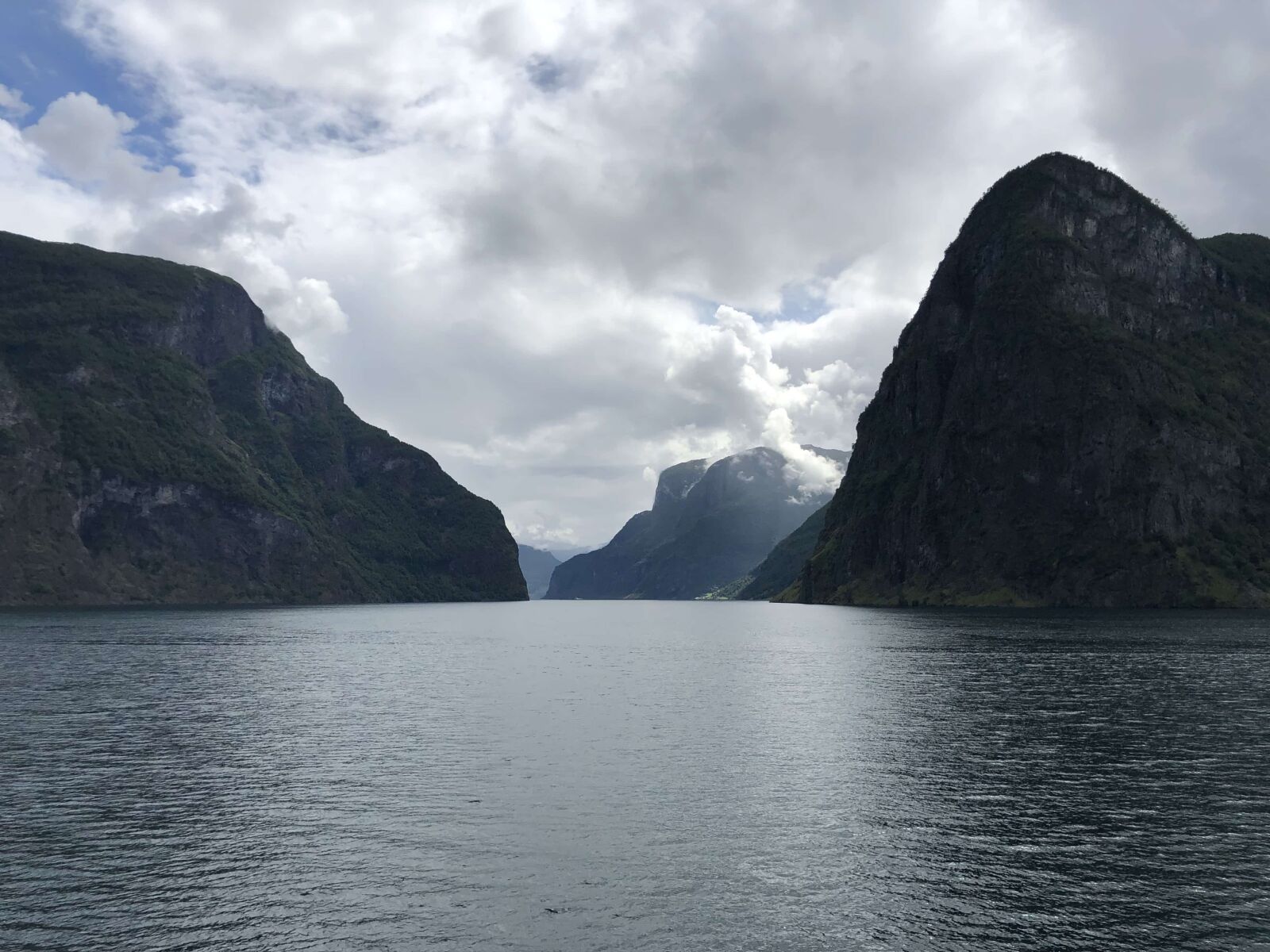 iPhone X back dual camera 4mm f/1.8 sample photo. Clouds, foggy, lakeside, lake photography