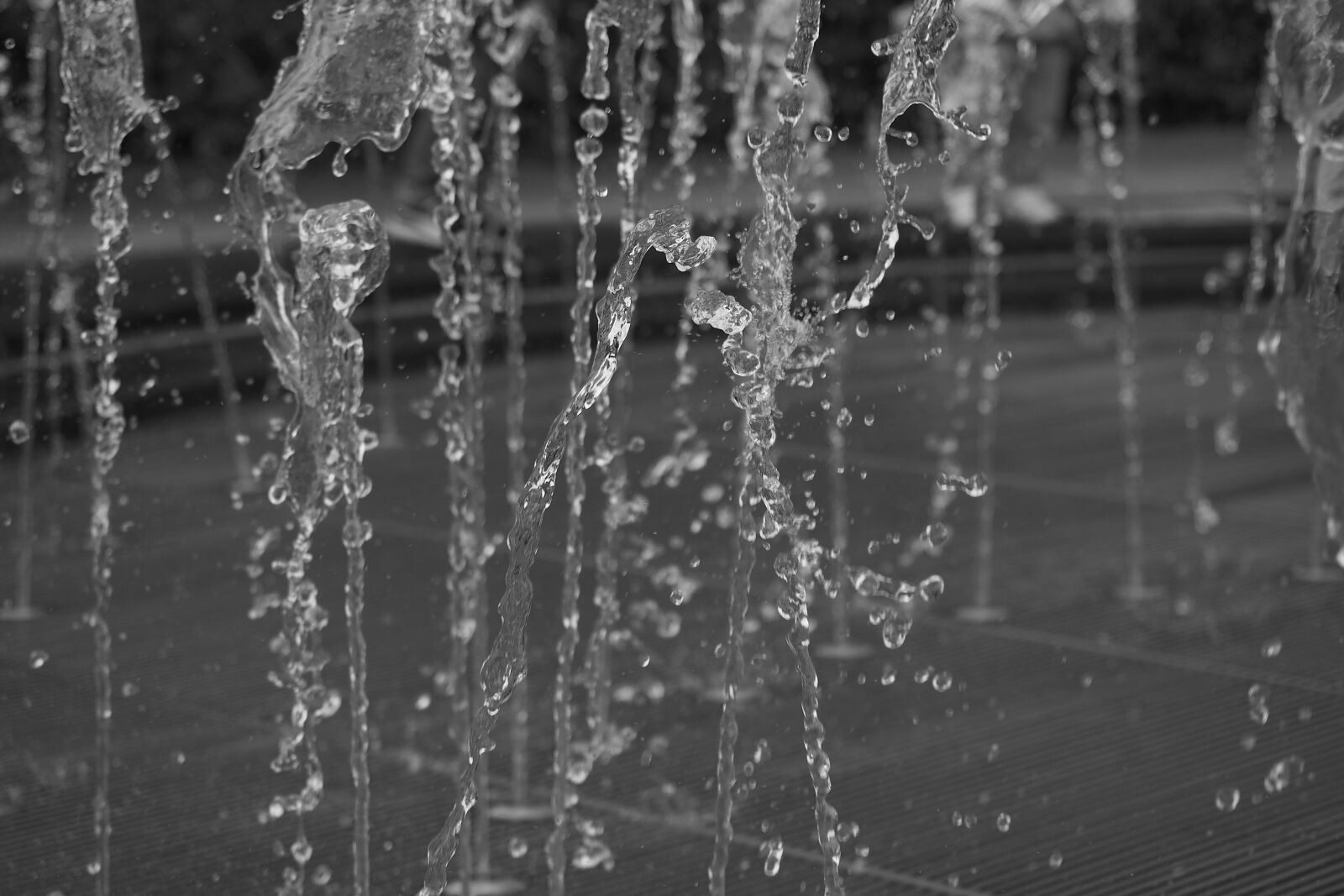 Olympus OM-D E-M1 Mark II + Olympus M.Zuiko Digital ED 12-40mm F2.8 Pro sample photo. Fountain, spray, drop of photography