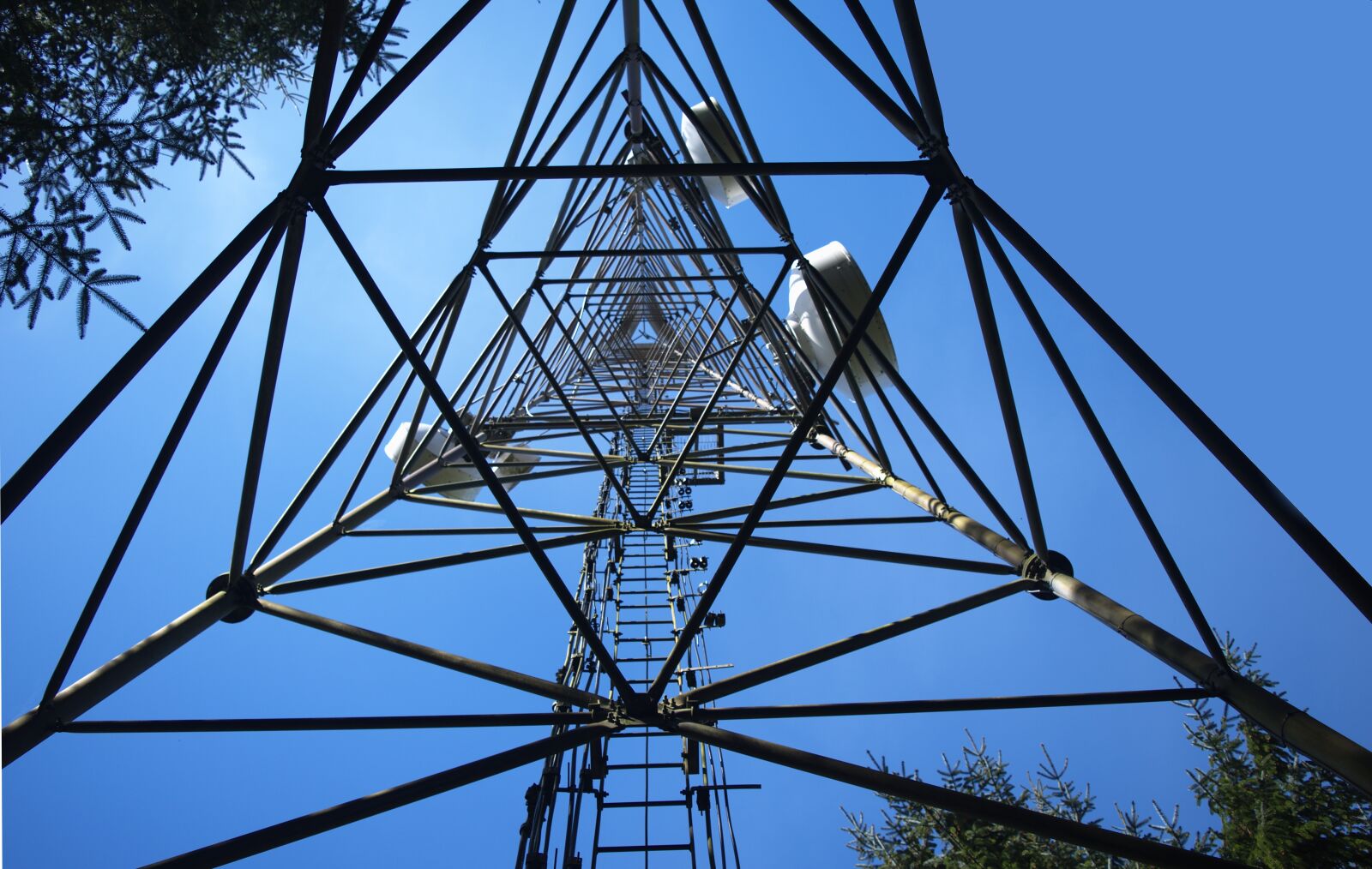 Nikon D5500 sample photo. Cell tower, mobile mast photography
