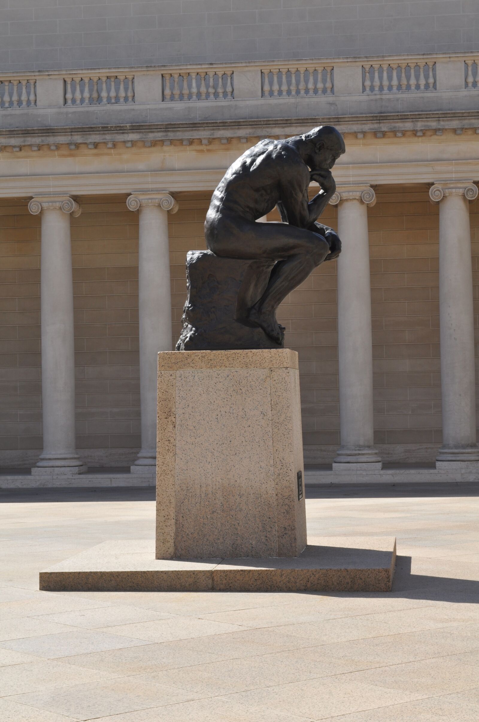 Nikon D5000 sample photo. The thinker, rodin, museum photography