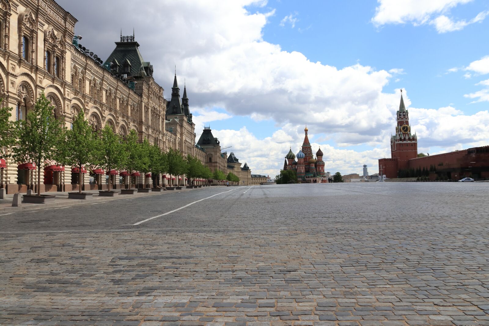 Canon EOS 77D (EOS 9000D / EOS 770D) sample photo. Red, area, moscow photography