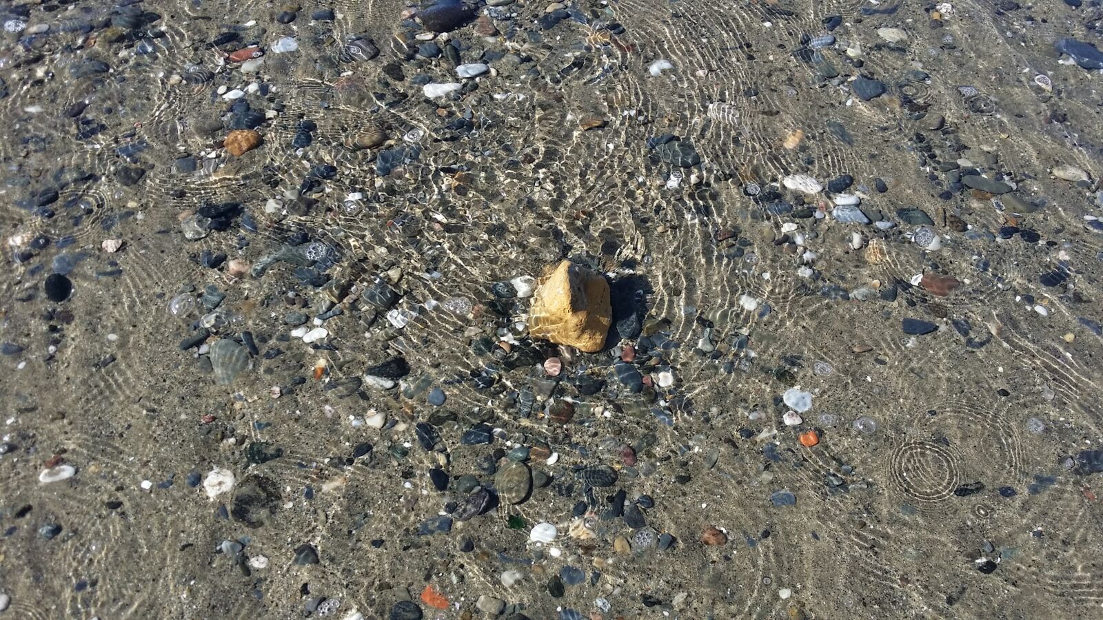 Samsung Galaxy S4 sample photo. Sea, shore, rock photography