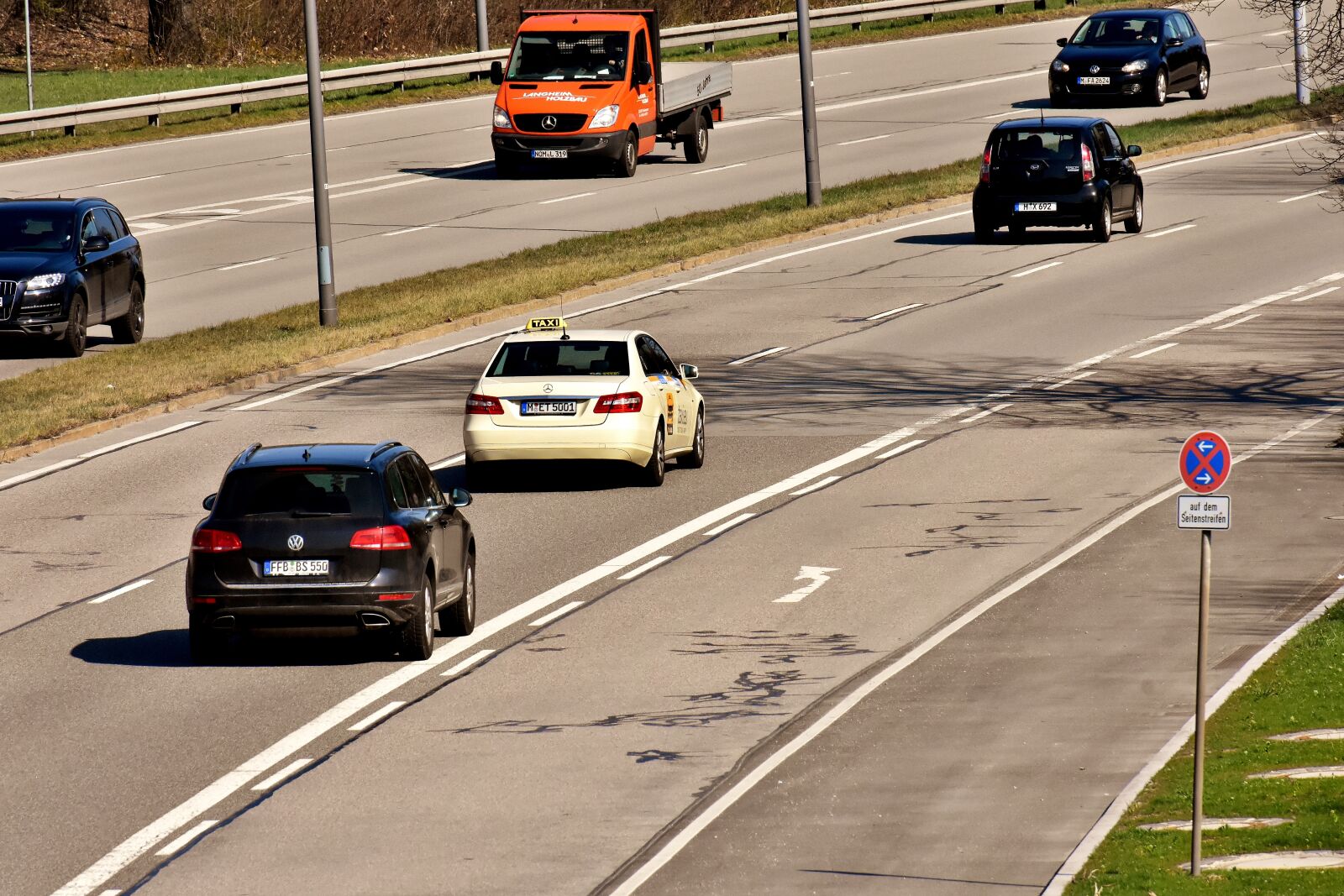 Nikon D7200 sample photo. Taxi, road, traffic photography