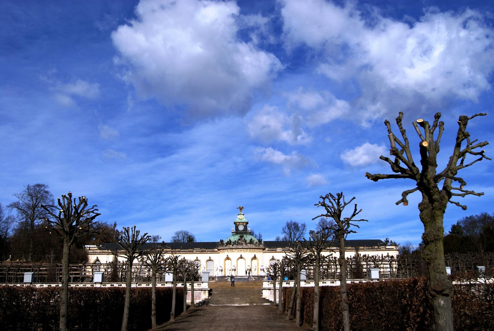 Sony Alpha DSLR-A230 sample photo. Sky, clouds, castle photography