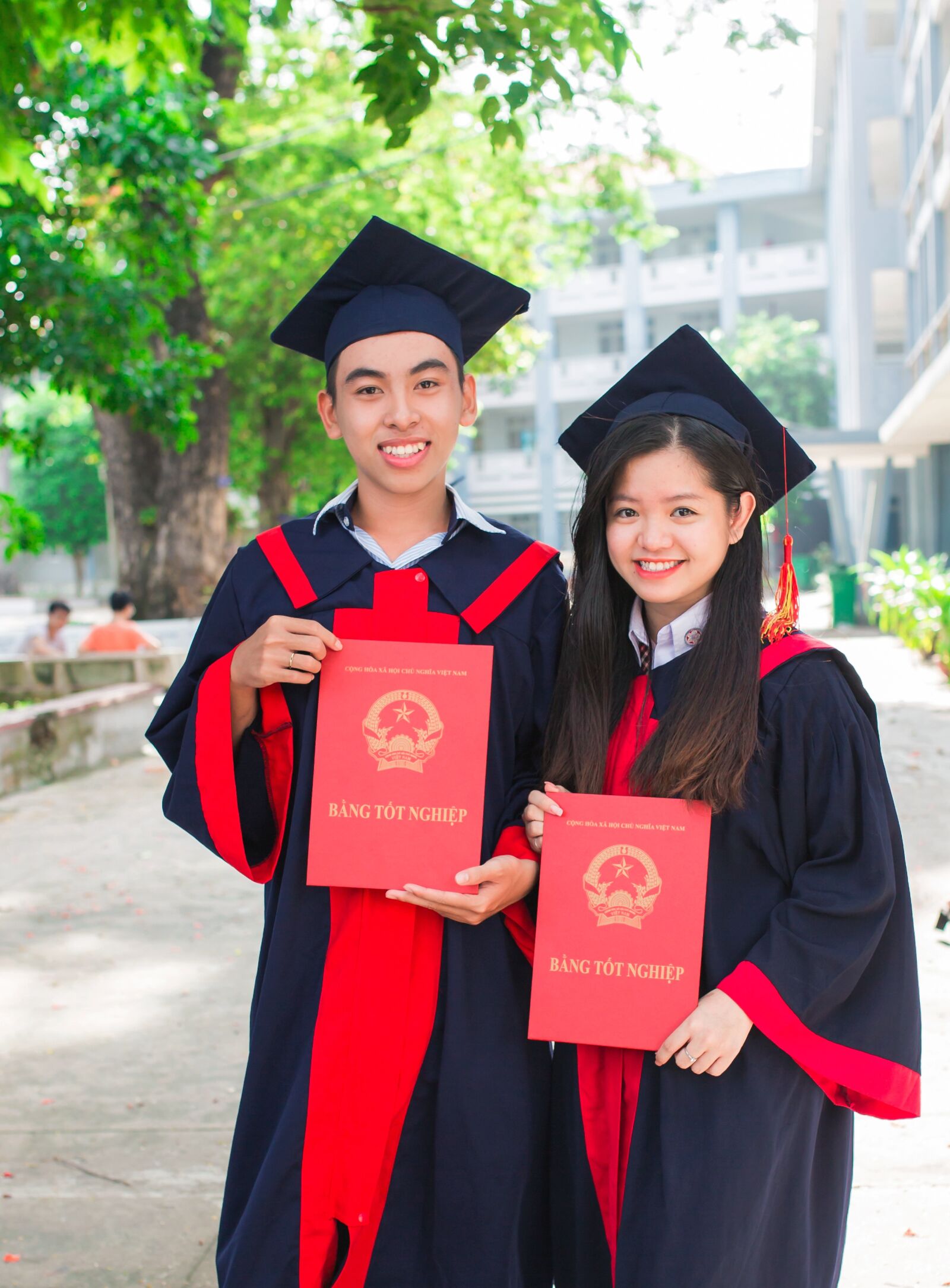 Canon EOS 5D Mark III sample photo. Friend, student, graduate photography