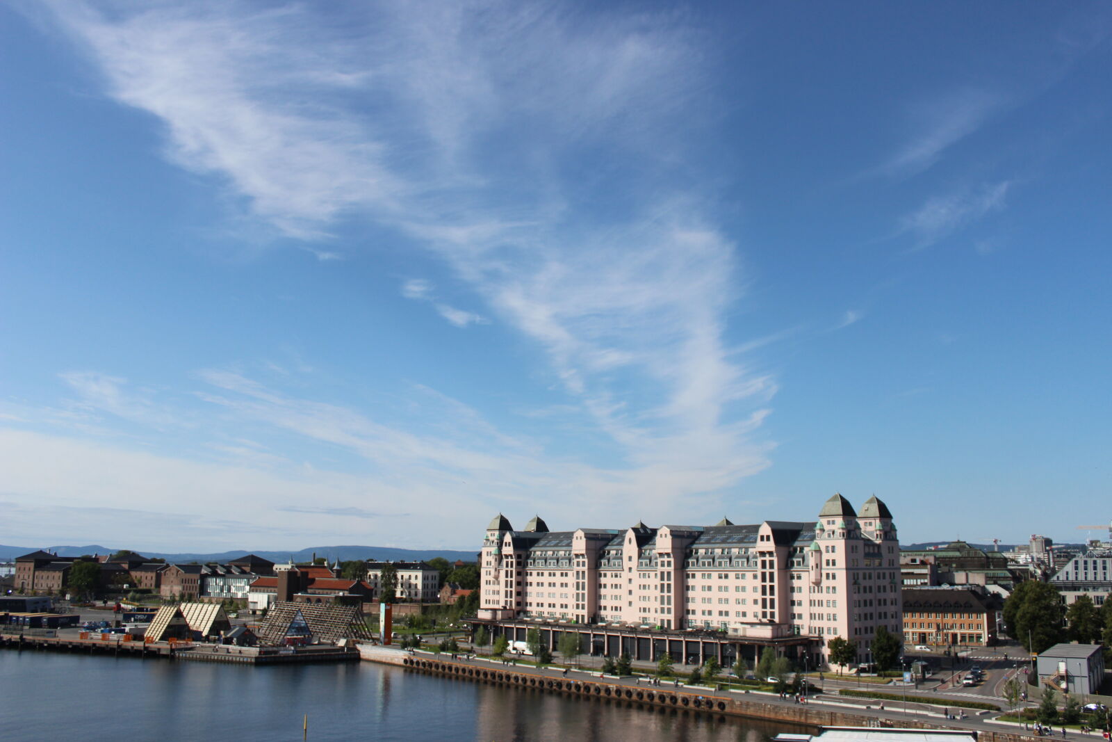 Canon EOS 600D (Rebel EOS T3i / EOS Kiss X5) sample photo. Operatheatreview, norway, oslo, sky photography