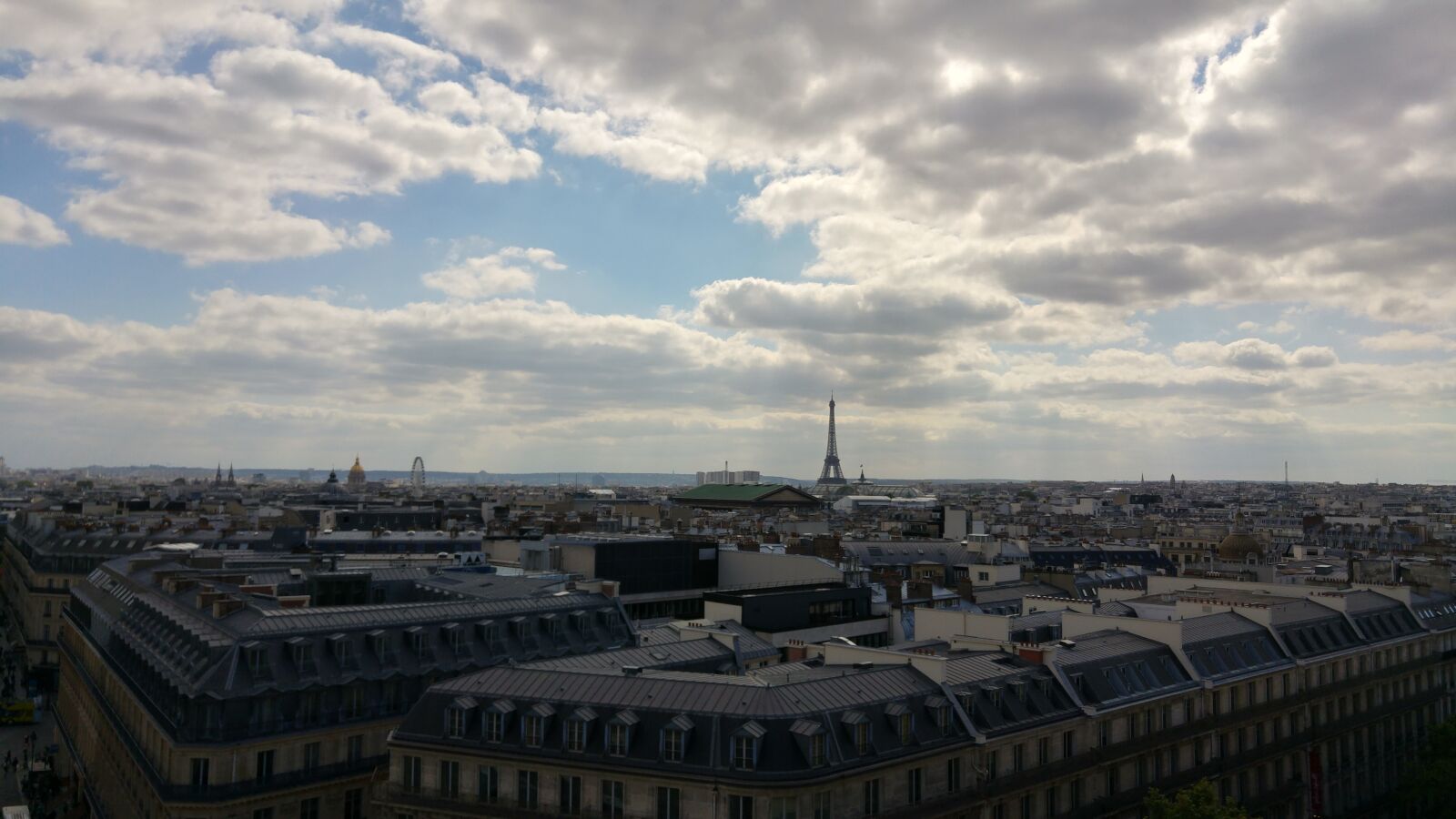 LG G4 sample photo. Paris, eiffel tower, cloudy photography