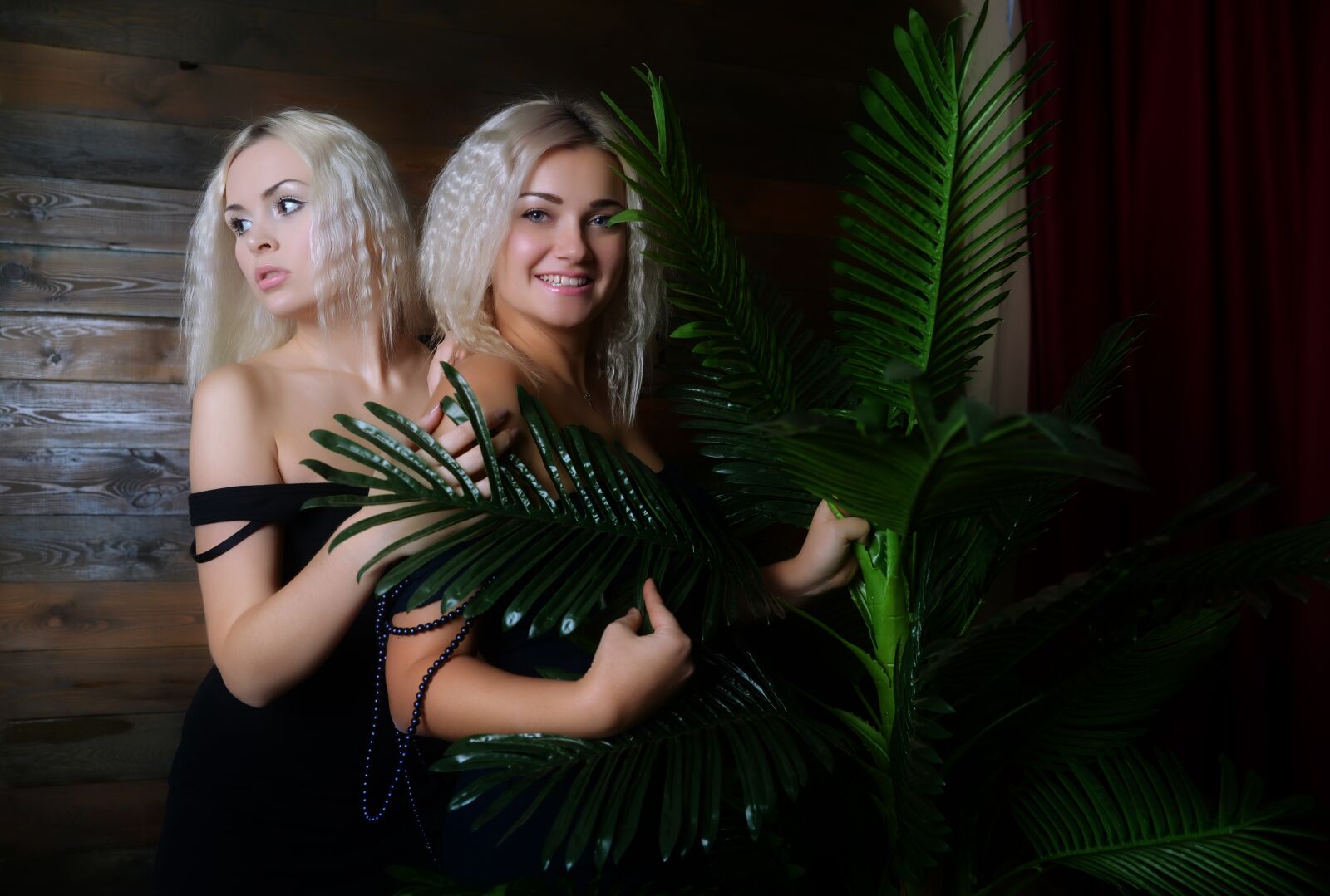 Nikon D800 sample photo. Two blondes, two friends photography