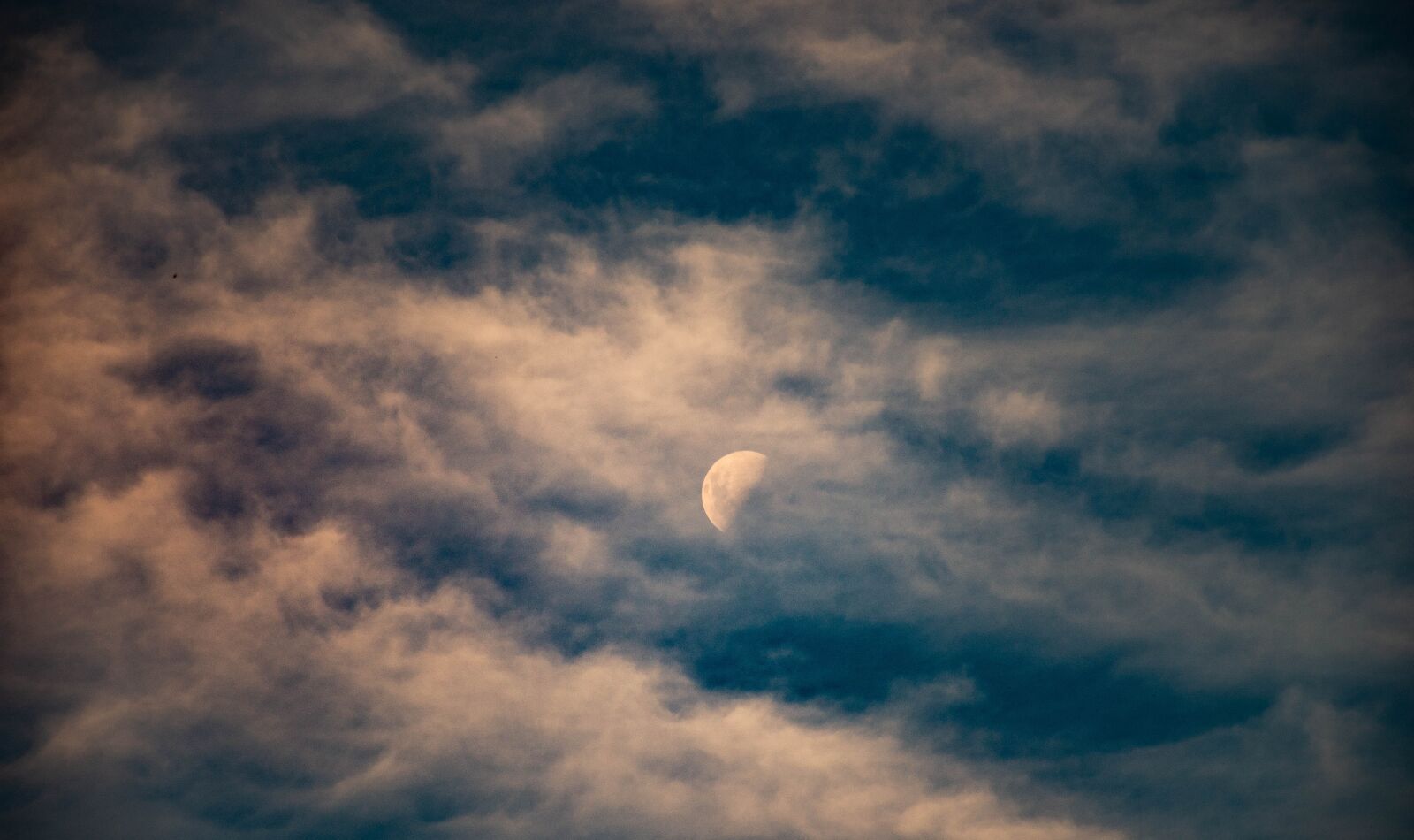 Nikon D7200 sample photo. Moon, sky, space photography