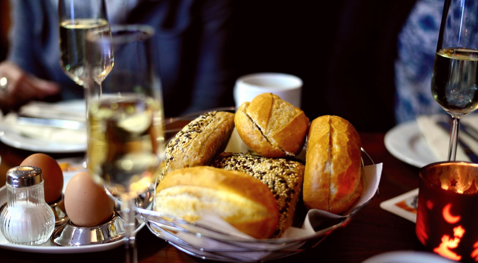 Nikon D610 sample photo. Breakfast, roll, champagne photography