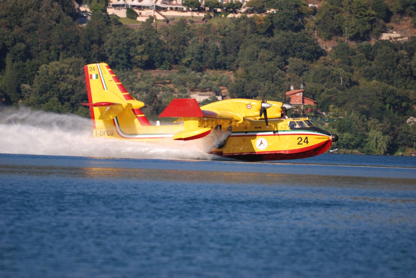 Nikon D80 sample photo. Plane, lake, water photography
