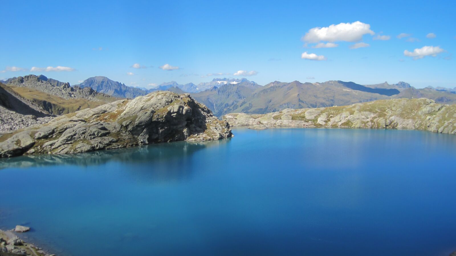 Canon PowerShot SD1200 IS (Digital IXUS 95 IS / IXY Digital 110 IS) sample photo. Bergsee, mountains, alpine photography