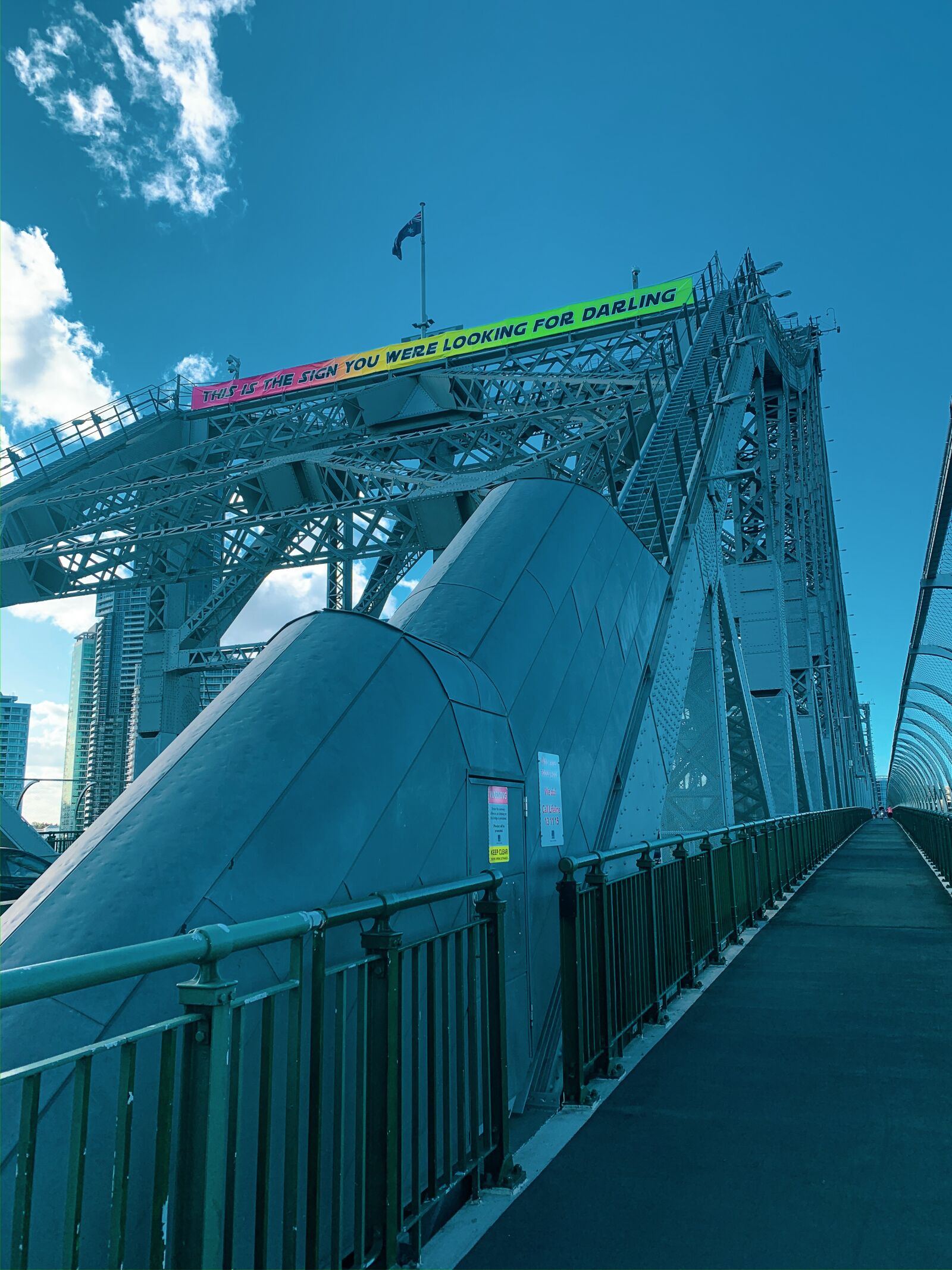 iPhone XR back camera 4.25mm f/1.8 sample photo. Bridge, architecture, structure photography