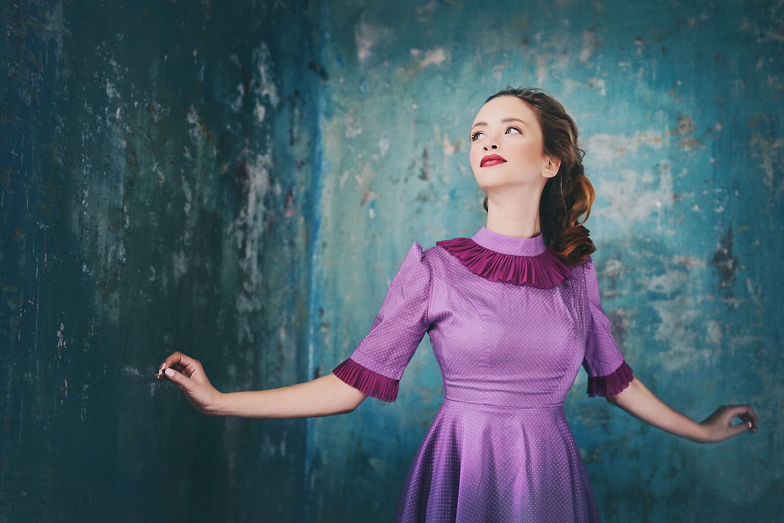 Canon EOS 5D Mark III sample photo. Woman, emotion, pink photography