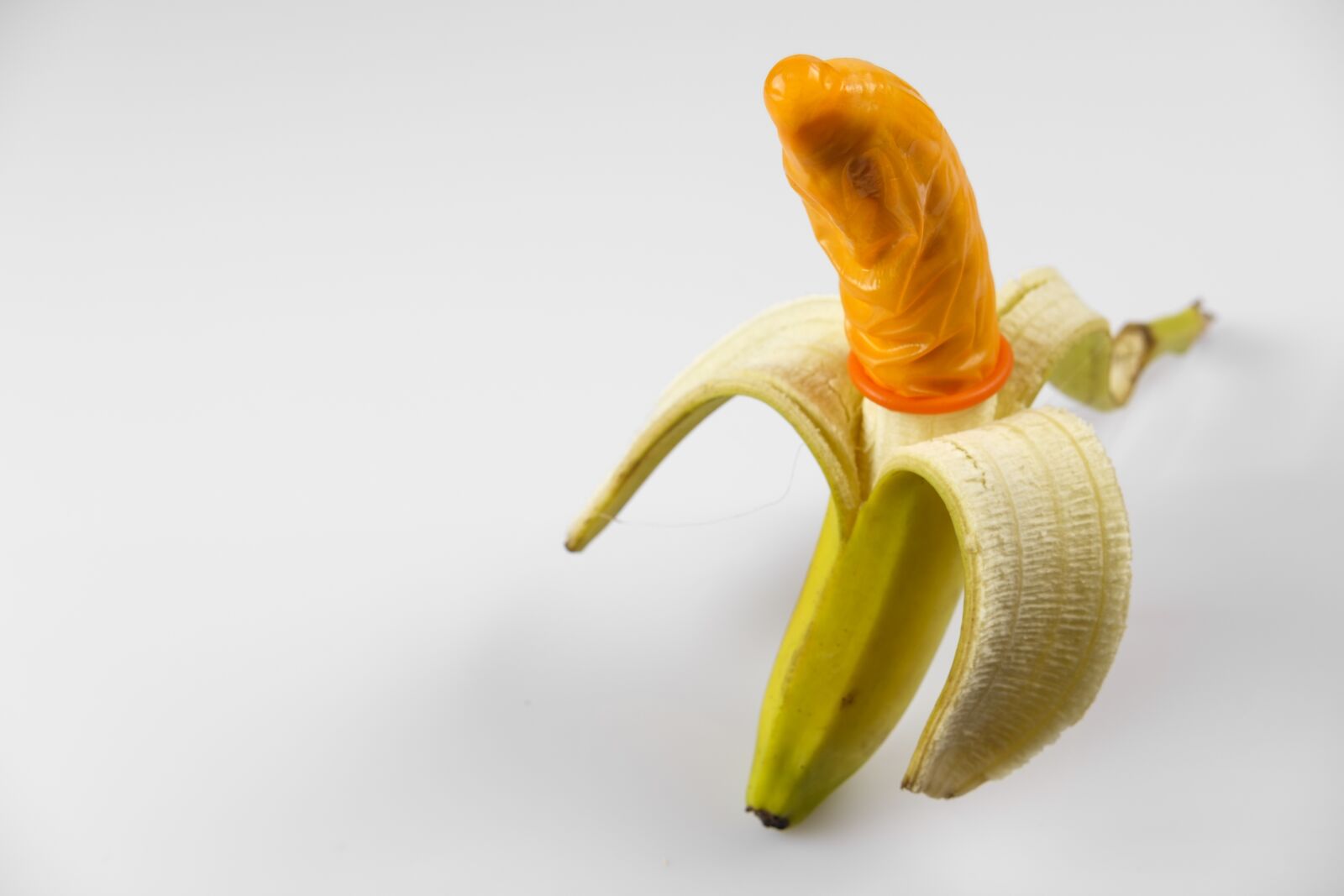 Fujifilm X-T2 + Fujifilm XF 35mm F2 R WR sample photo. Condom, preservativ, rubber photography