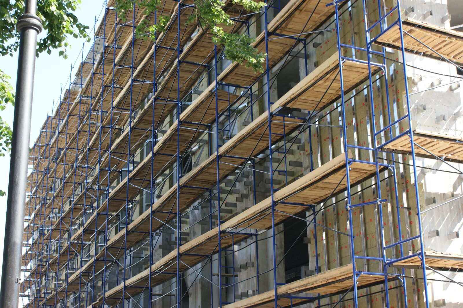 Sony Alpha DSLR-A350 sample photo. Scaffold, construction, forests photography