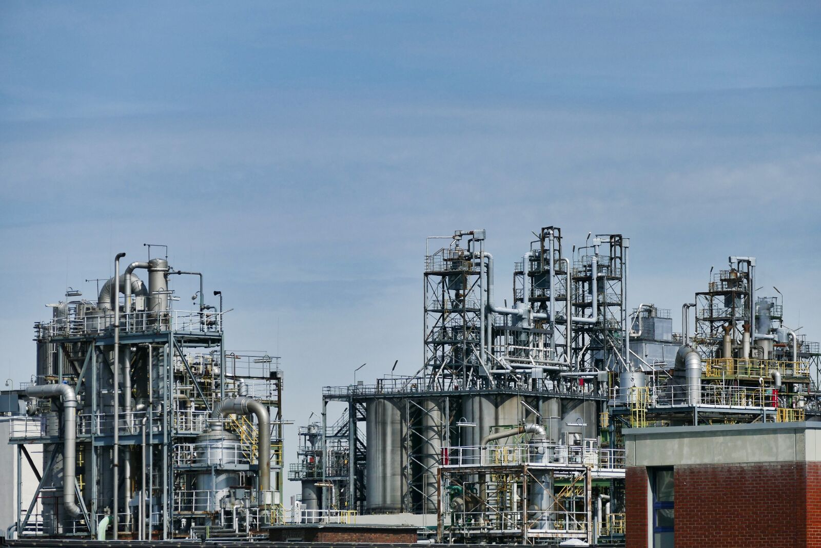 Panasonic Lumix DMC-FZ1000 sample photo. Refinery, oil, industry photography