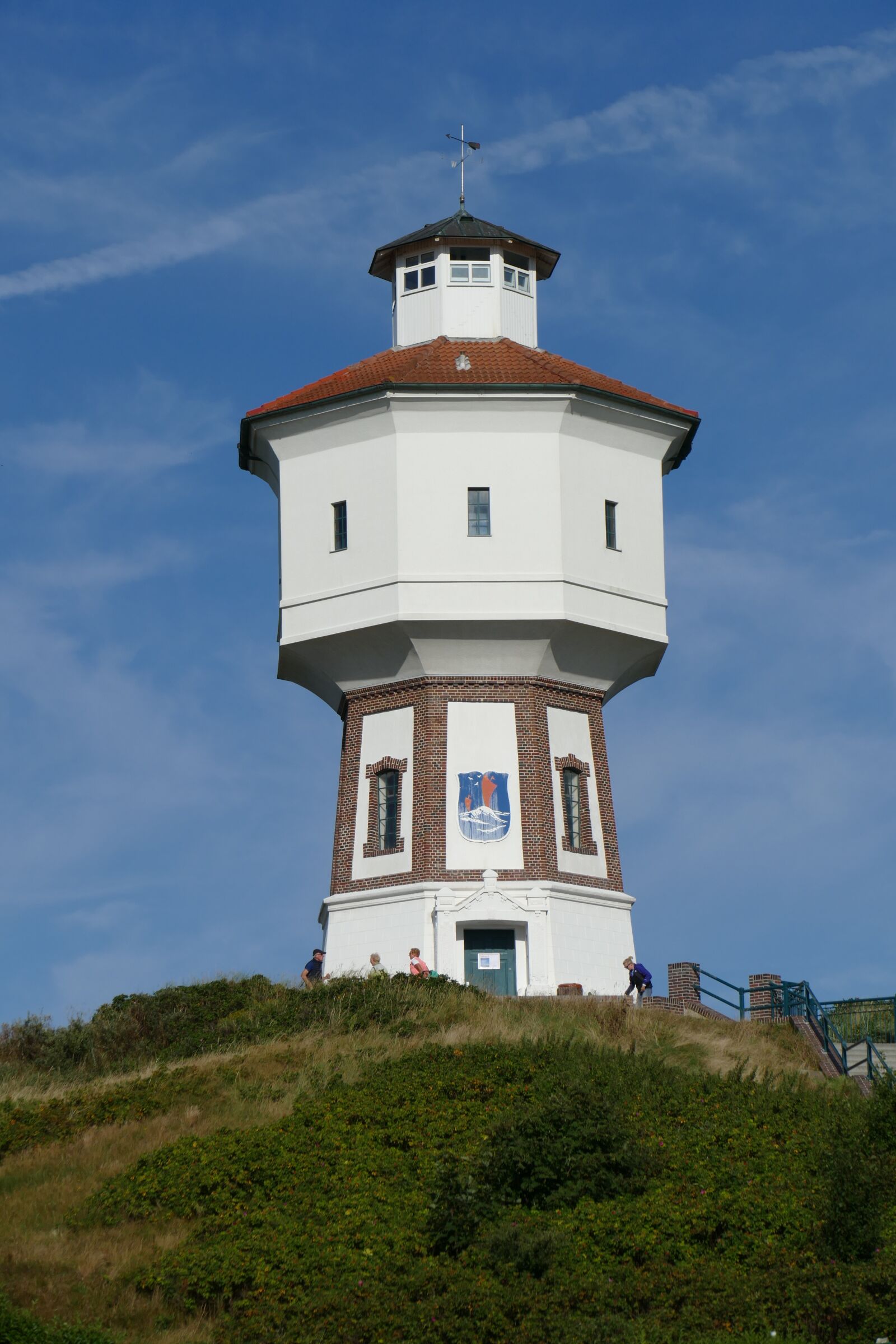 Panasonic Lumix DMC-FZ1000 sample photo. Lighthouse, dune, building photography