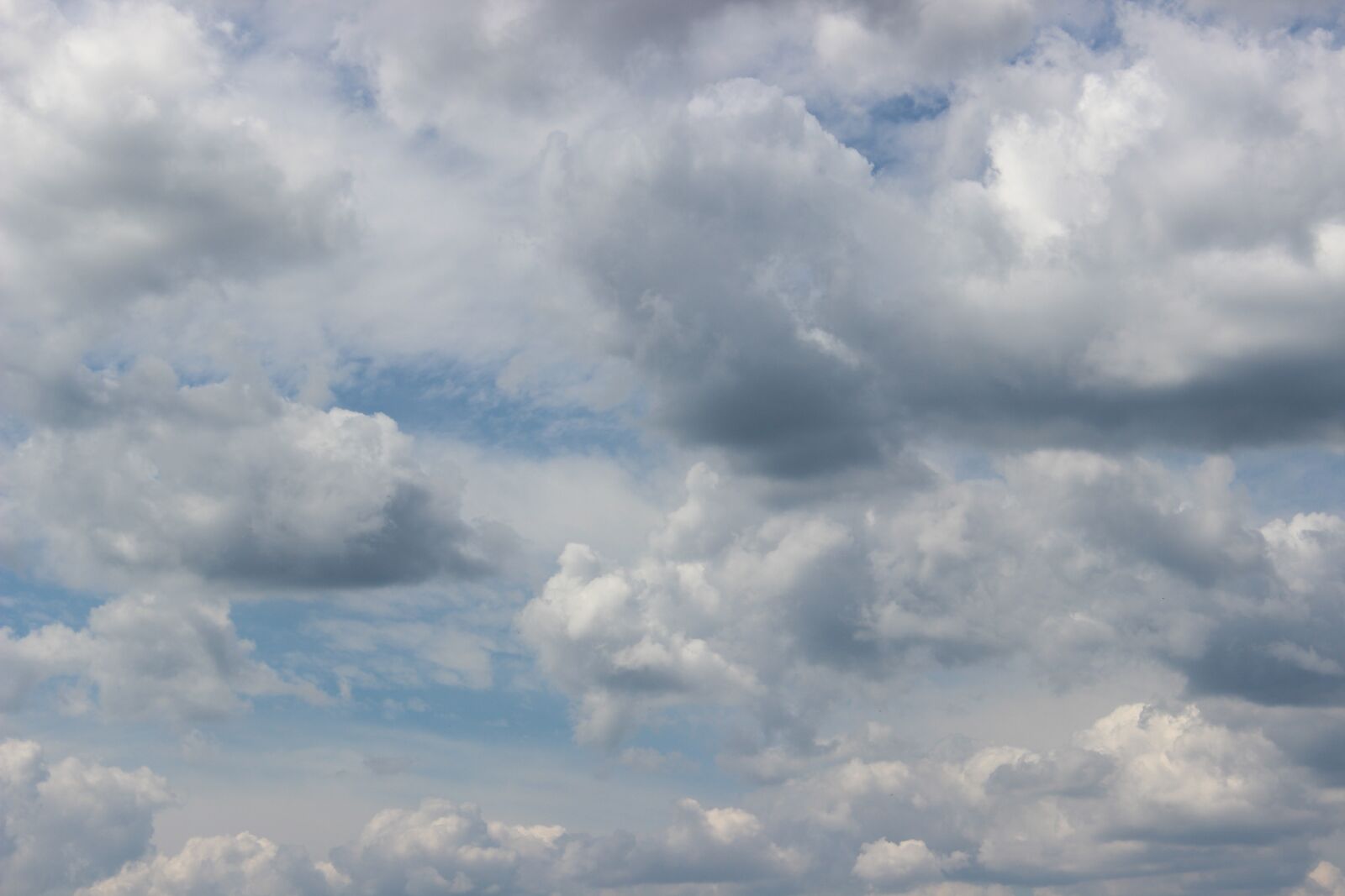 Canon EOS 600D (Rebel EOS T3i / EOS Kiss X5) sample photo. Heaven, clouds, blue photography