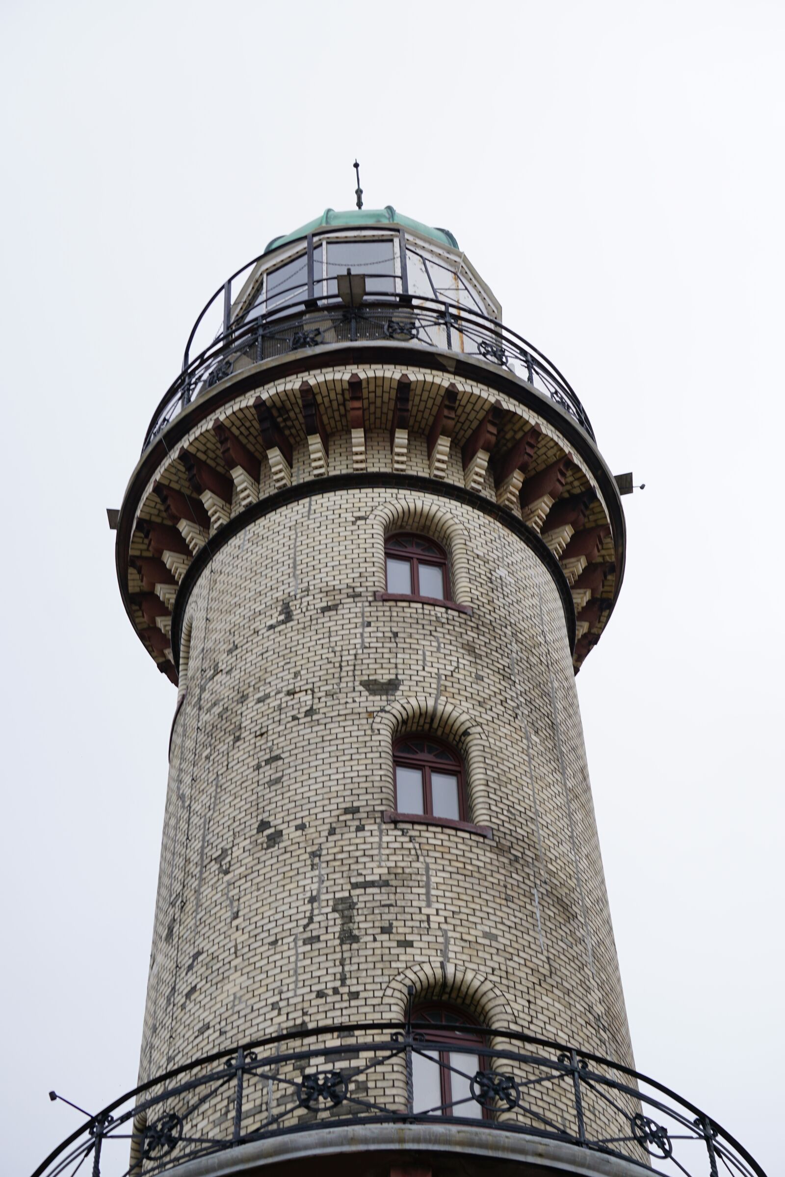 Sony E 55-210mm F4.5-6.3 OSS sample photo. Lighthouse, sky, lake photography