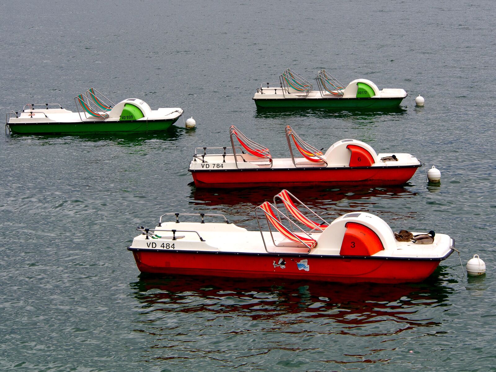OLYMPUS M.12-50mm F3.5-6.3 sample photo. Boats, water bikes, relax photography