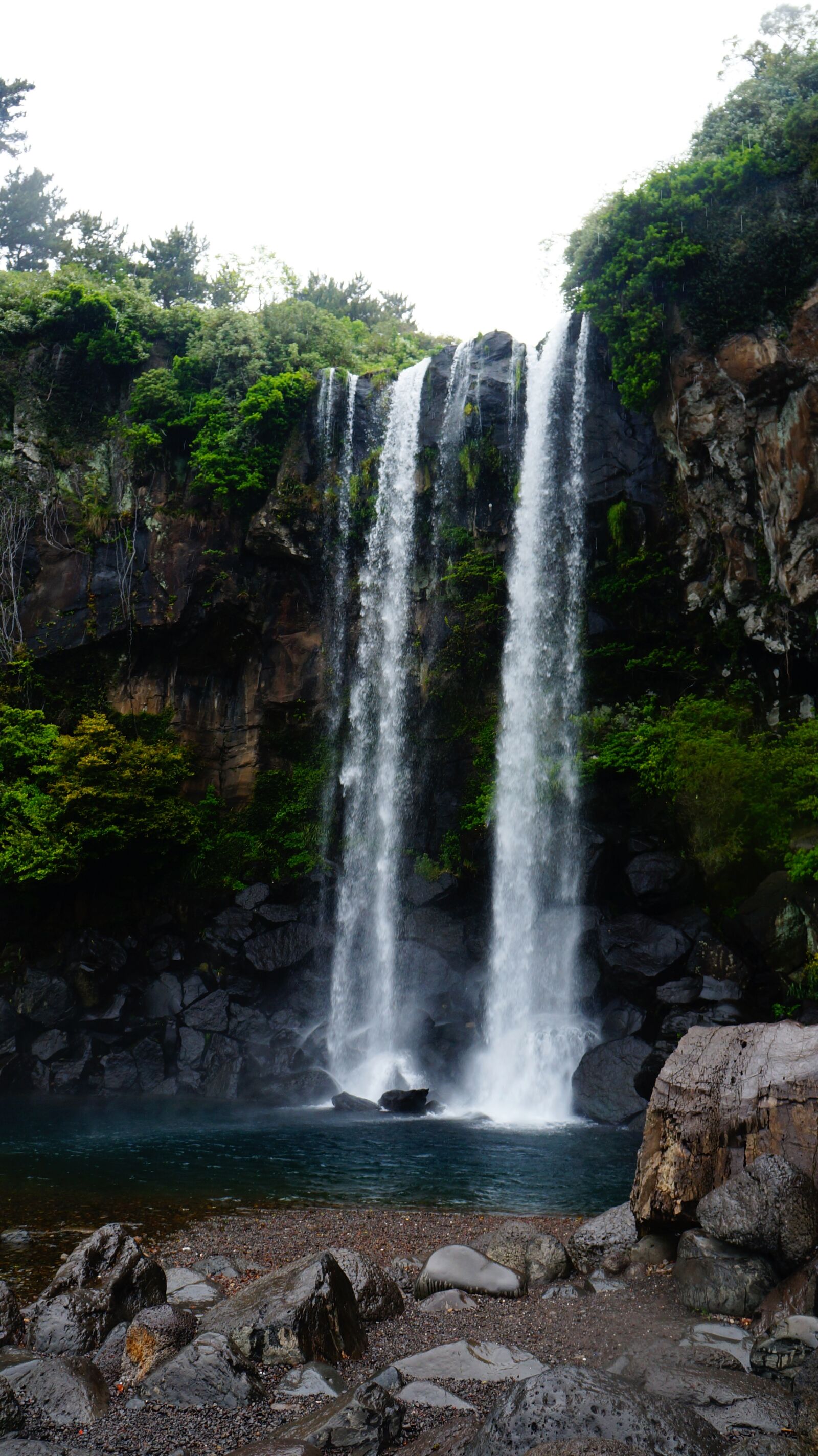 Sony Alpha NEX-F3 + Sony E 18-55mm F3.5-5.6 OSS sample photo. Jeju island, jeongbang falls photography
