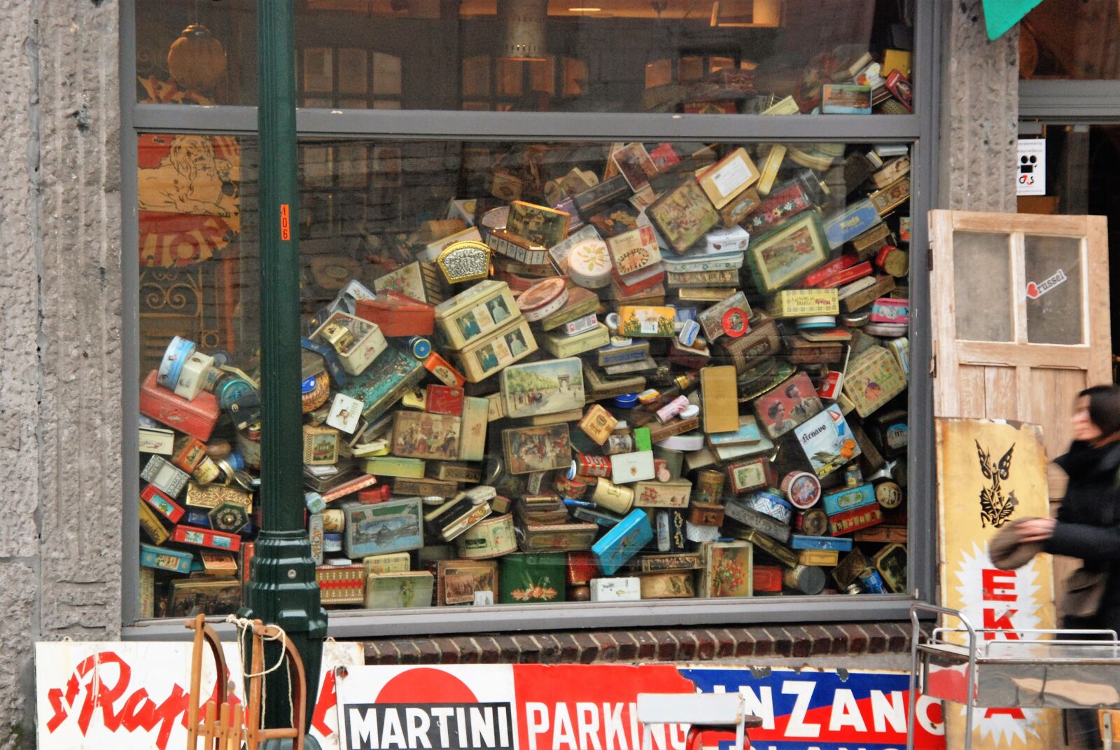 Nikon D80 sample photo. Junk shop, clutter, antique photography