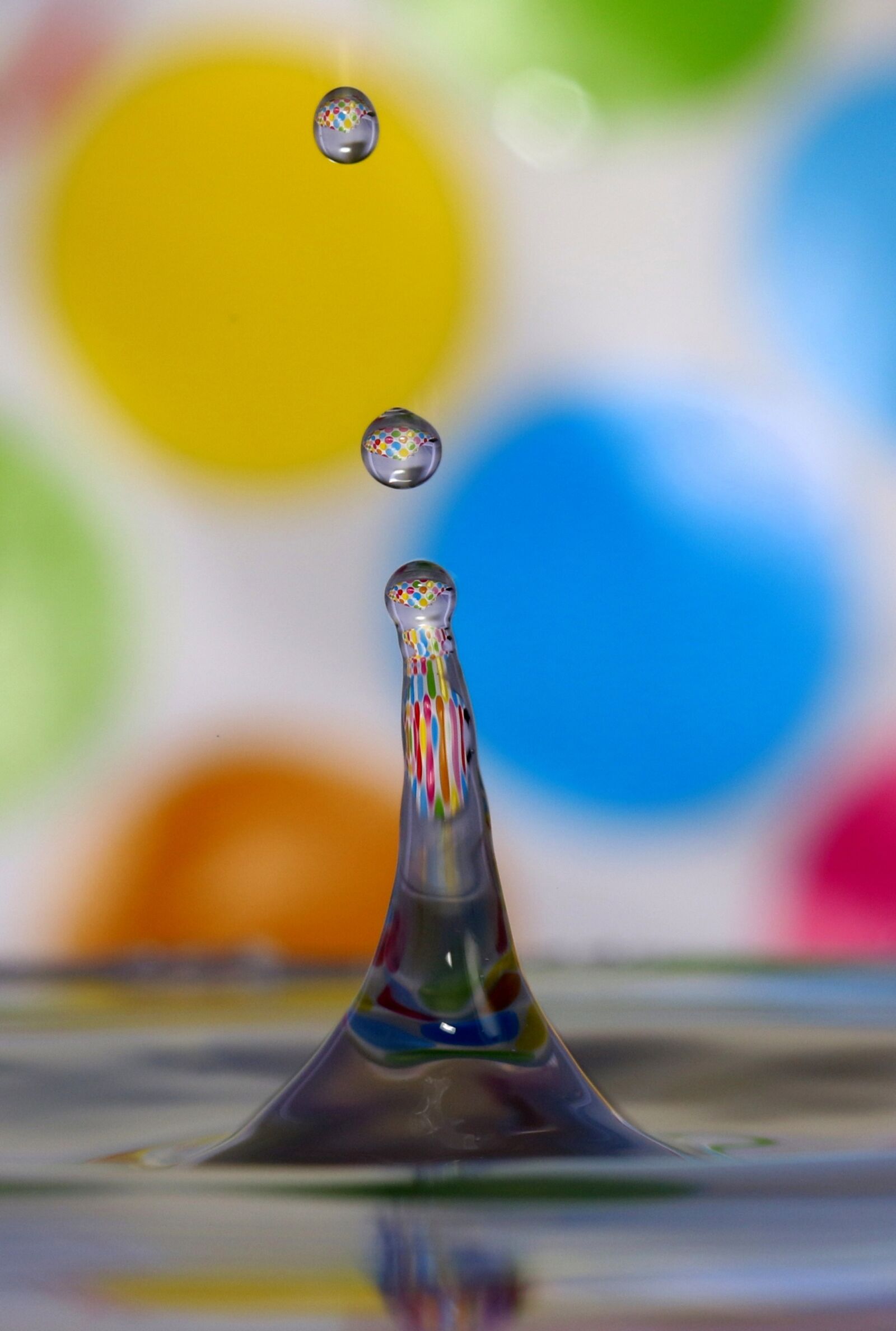 Canon EF-S 60mm F2.8 Macro USM sample photo. Drops, splash, coloring photography