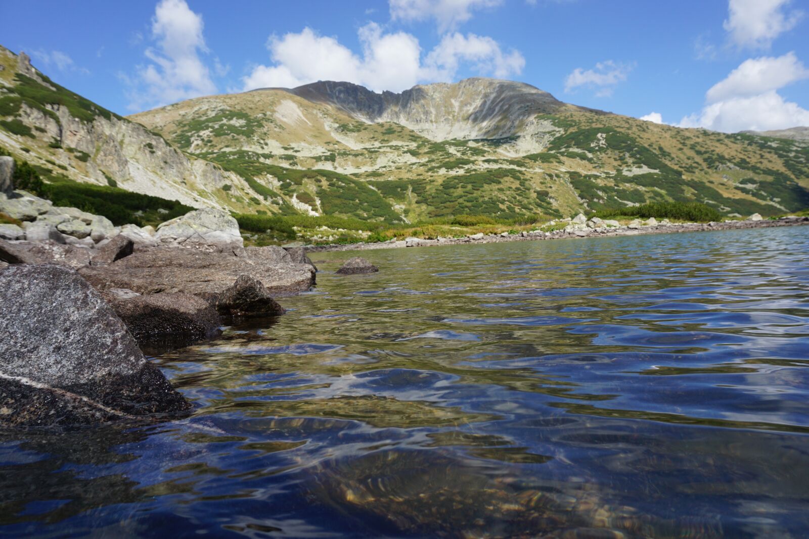 Sony E 16-50mm F3.5-5.6 PZ OSS sample photo. Mountain, lake, water photography