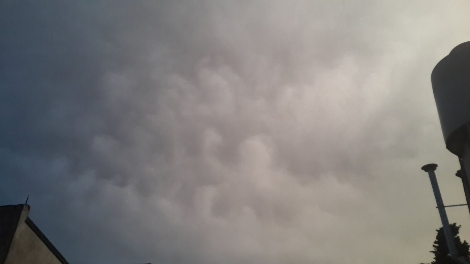 Samsung Galaxy S4 sample photo. Clouds, winter, storm photography