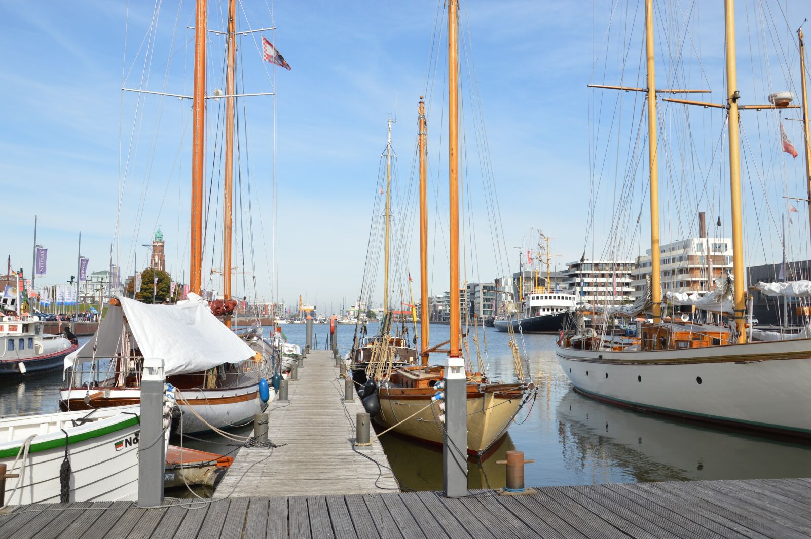Nikon D3200 sample photo. Bremerhaven, weser, north sea photography