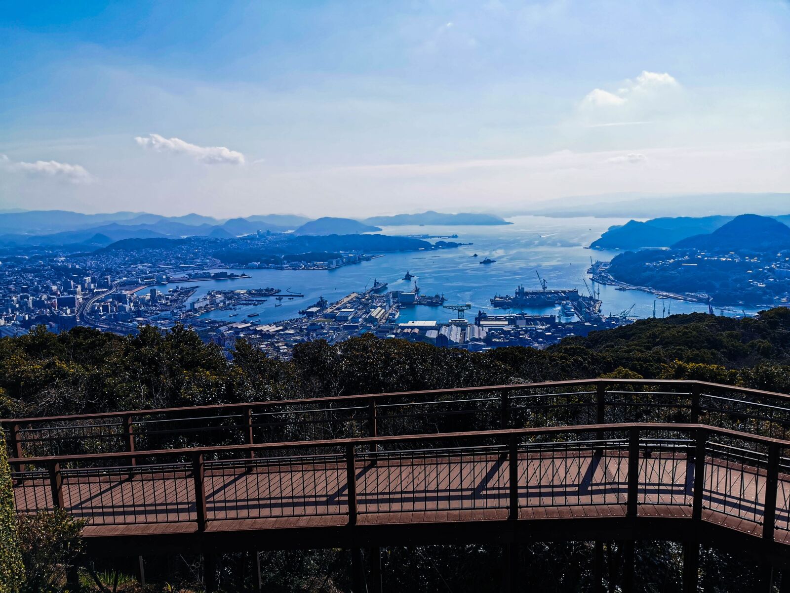 HUAWEI P30 Pro Rear Main Camera sample photo. Japan, harbor, worship photography