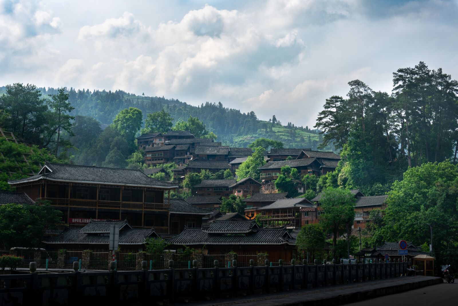 Nikon D3400 sample photo. Building, houses, miao photography