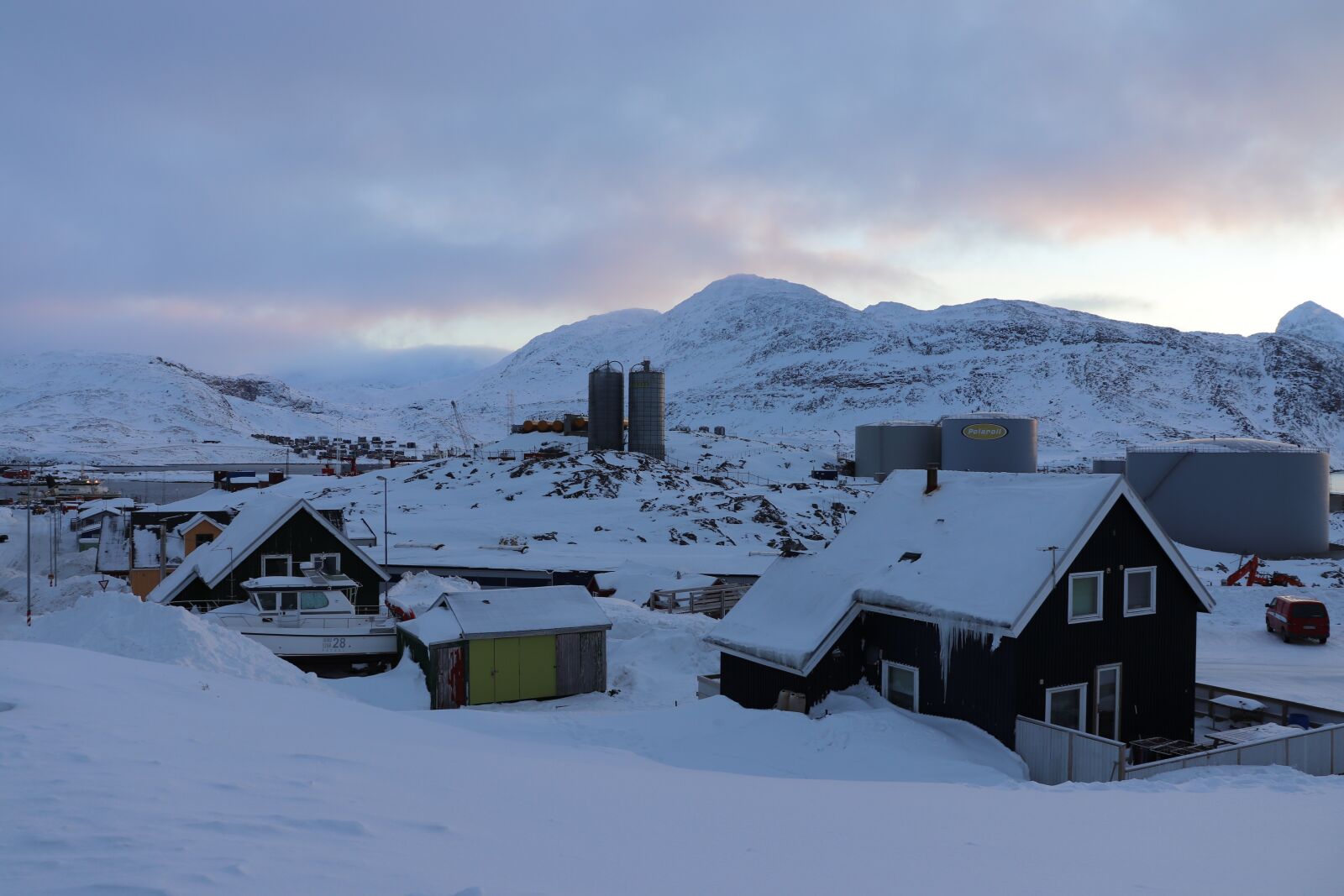 Canon EOS 200D (EOS Rebel SL2 / EOS Kiss X9) sample photo. Nuuk, greenland, winter photography