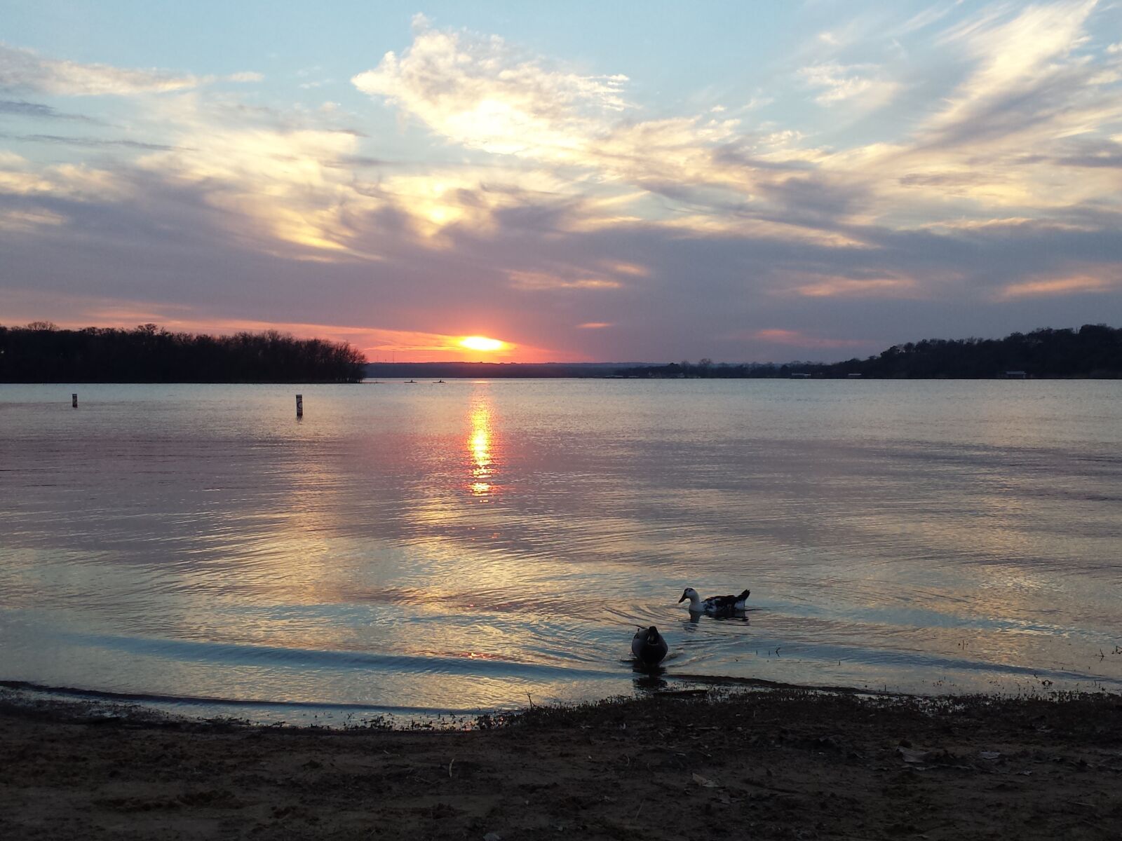 Samsung Galaxy S4 sample photo. Sundown, clouds, lake photography