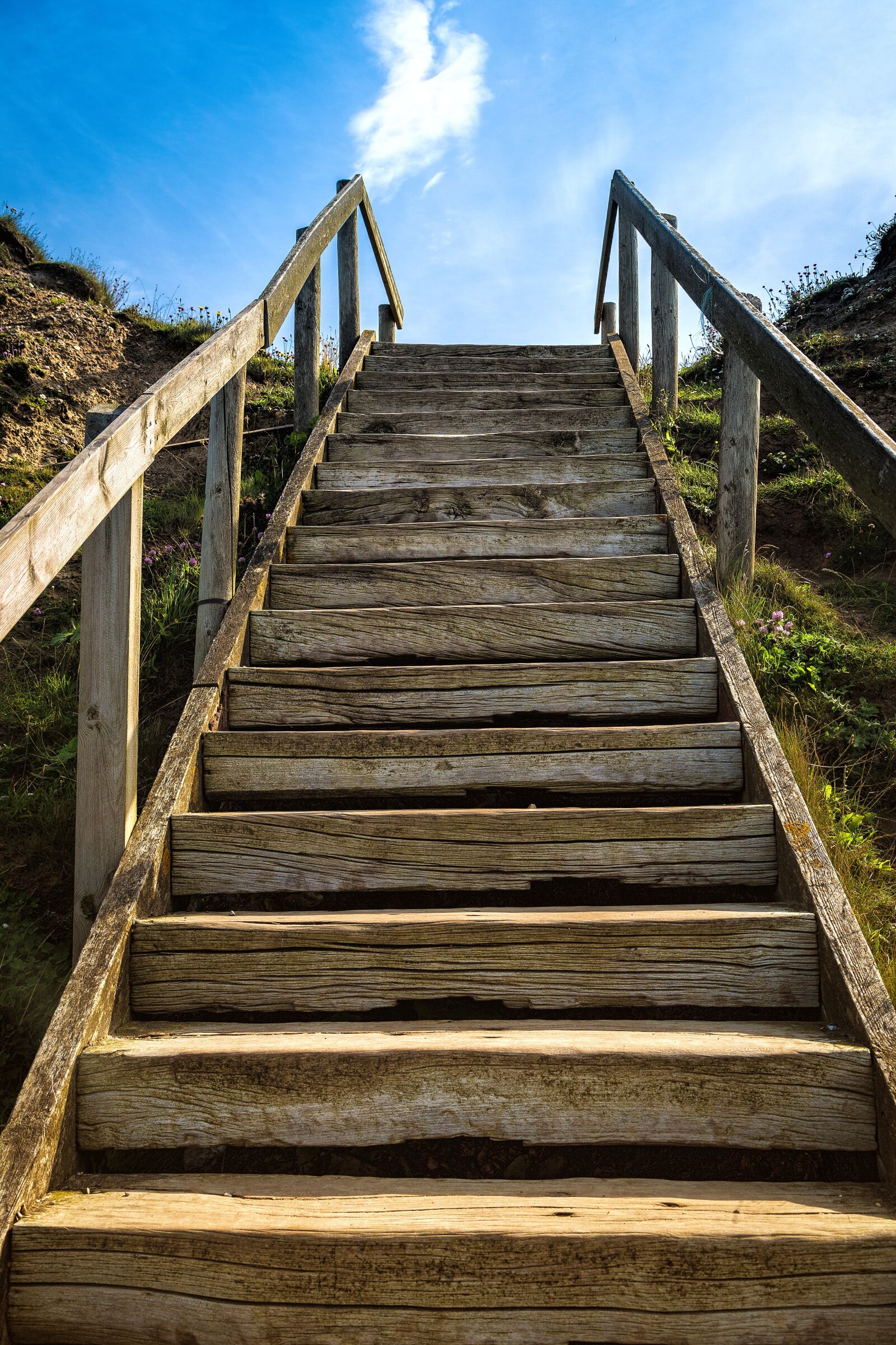 Canon EF 24-105mm F4L IS USM sample photo. Stairs, away, gradually photography