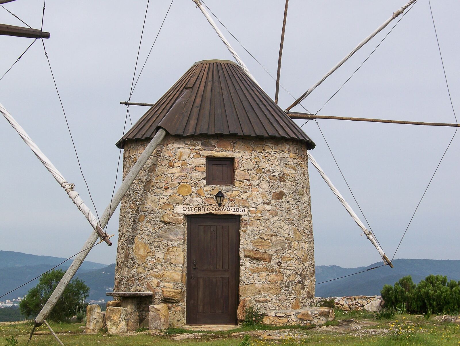 Kodak Z612 ZOOM DIGITAL CAMERA sample photo. Portugal, mill, windmills photography