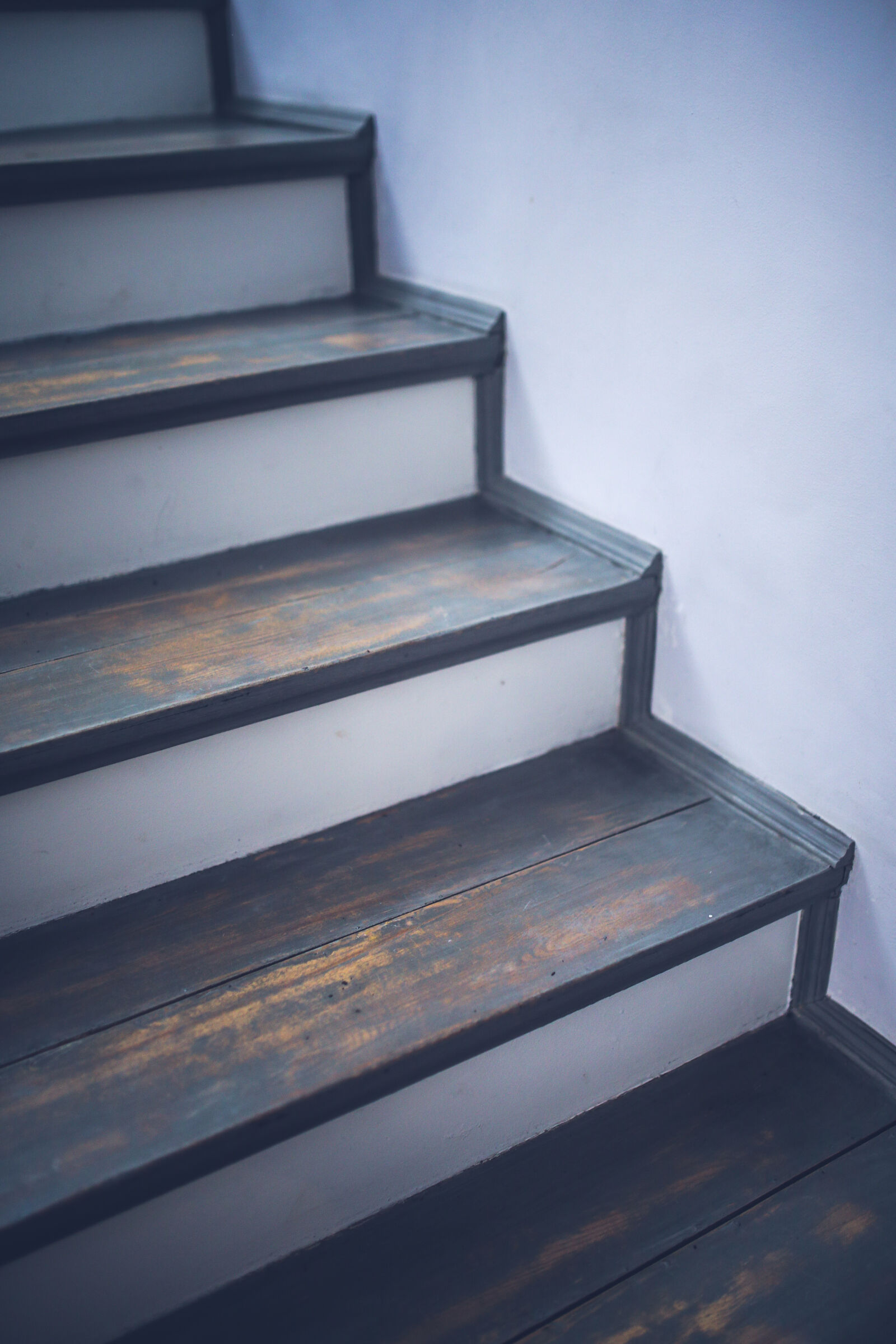Canon EOS 6D + Sigma 35mm F1.4 DG HSM Art sample photo. Old, stairs photography