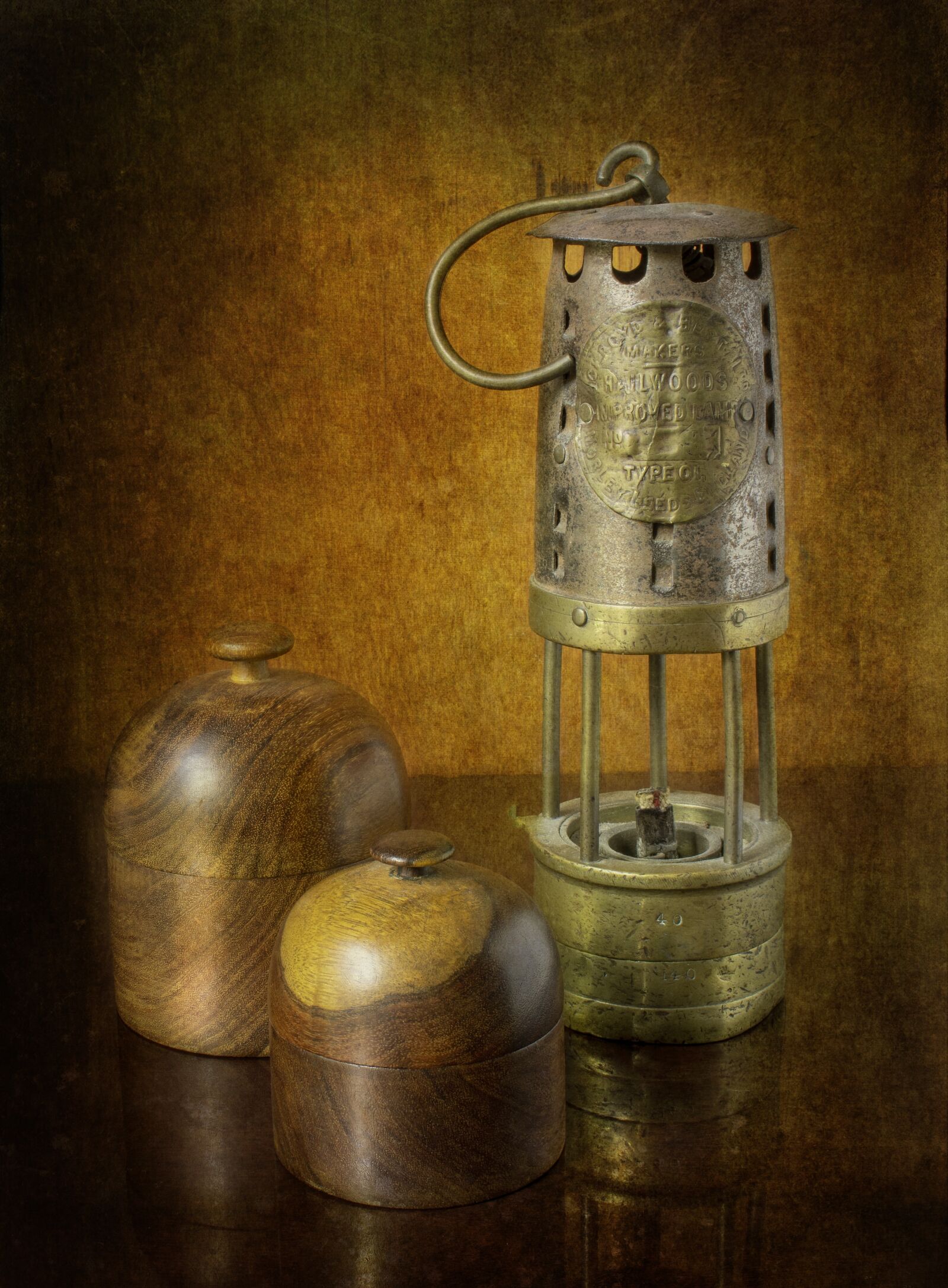 Canon EOS 800D (EOS Rebel T7i / EOS Kiss X9i) sample photo. Miners lamp, still-life, brass photography