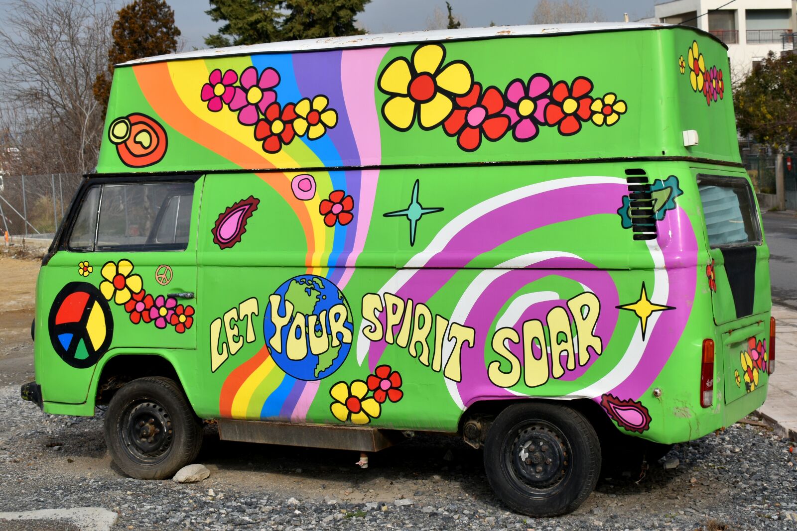 Nikon D3500 sample photo. Car, graffiti, vehicle photography