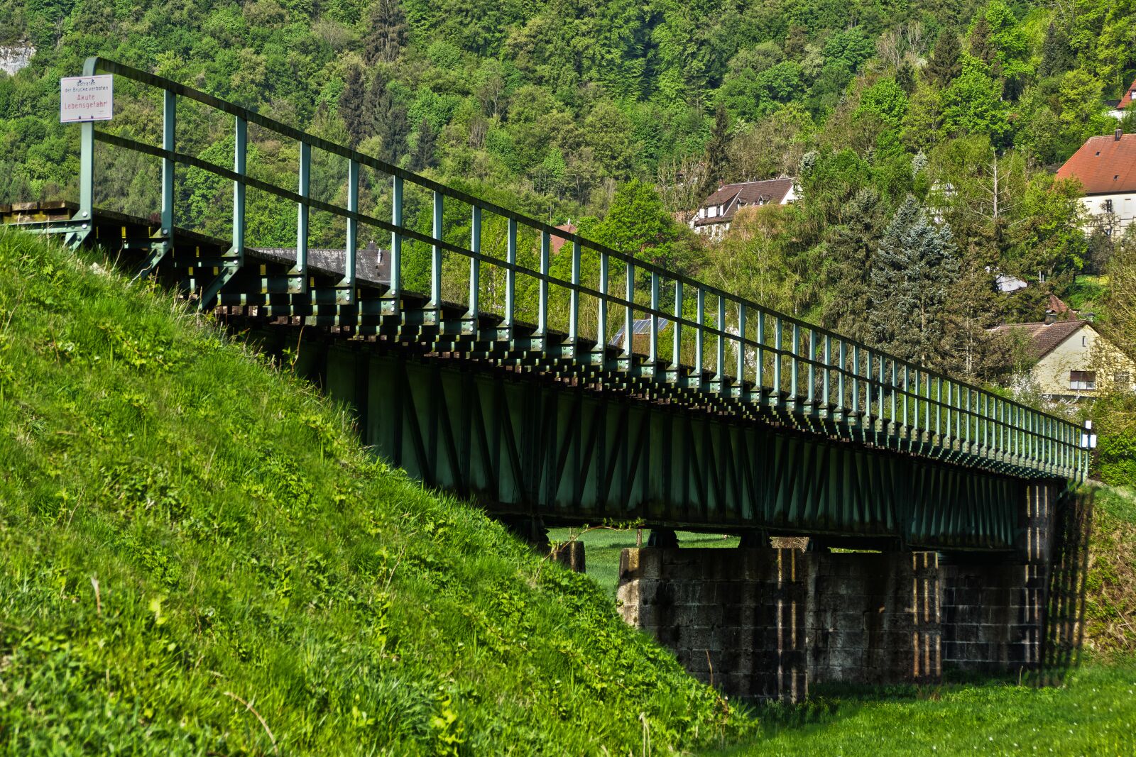 Panasonic Lumix DMC-FZ1000 sample photo. Bridge, rails, railway bridge photography