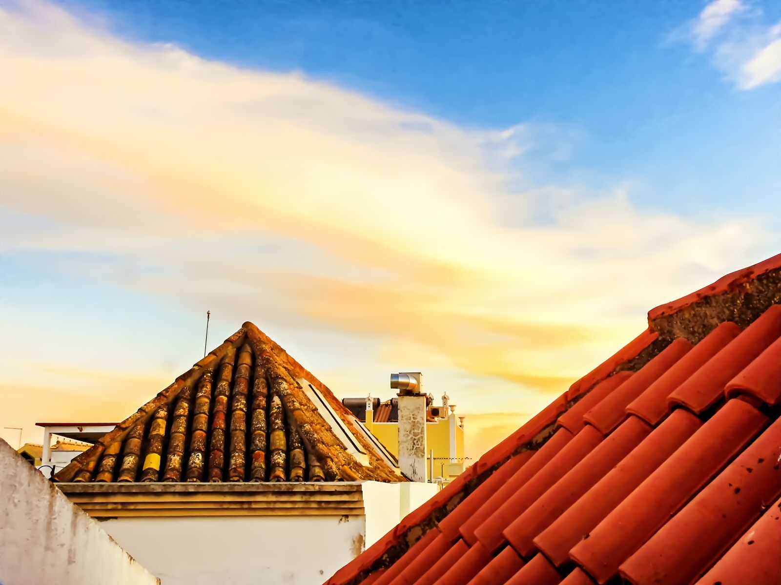 Nikon Coolpix P900 sample photo. Roof, sky, building photography