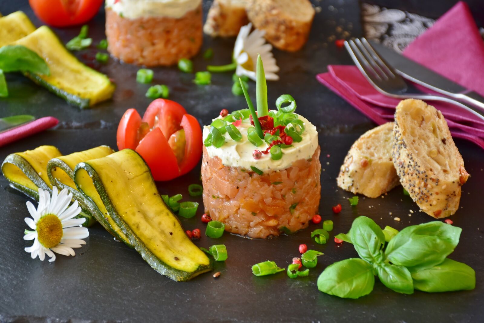 Nikon D7200 sample photo. Salmon, salmon tartare, tartar photography