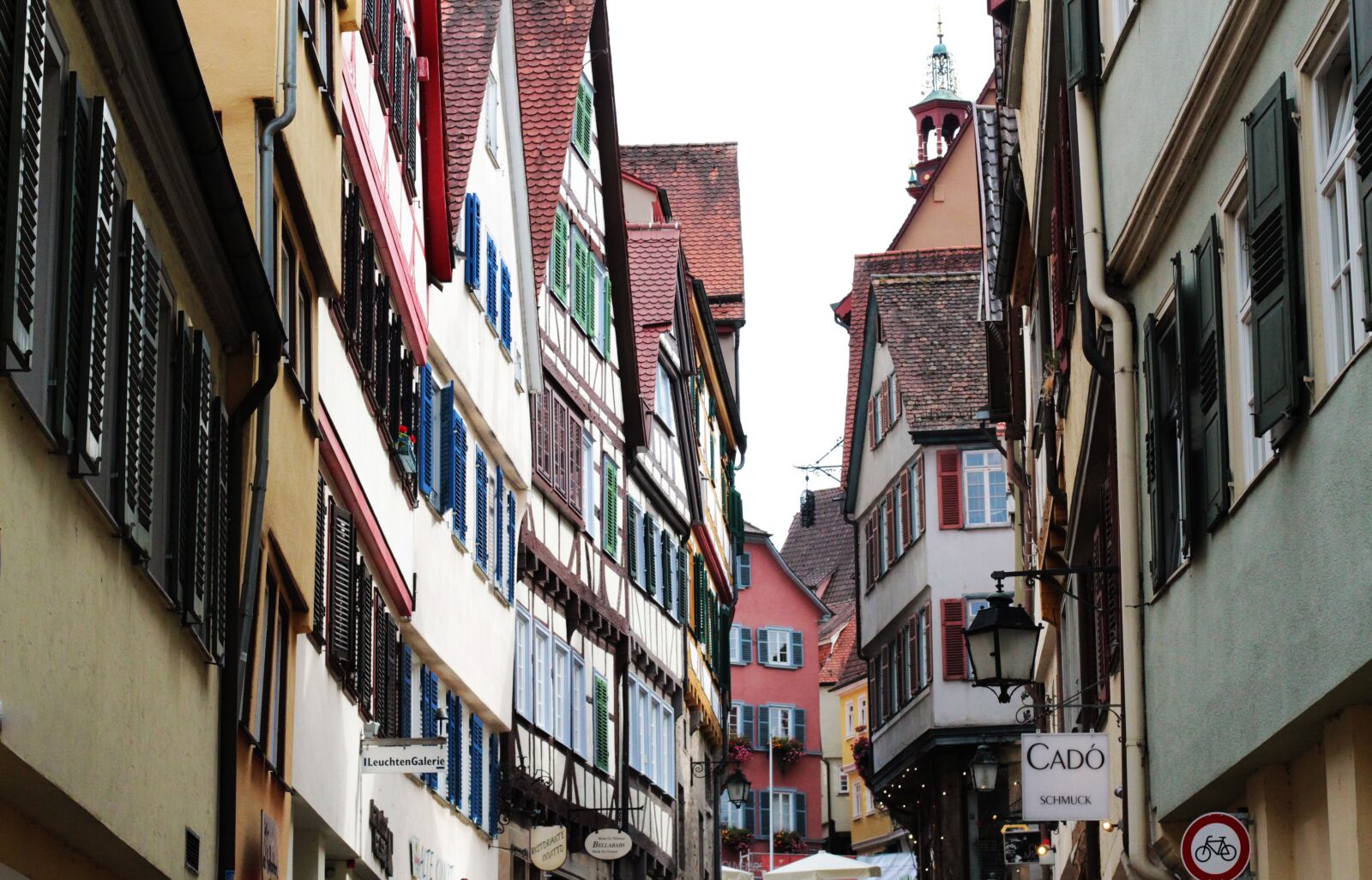 Canon EF 50mm F1.4 USM sample photo. Tübingen, alley, truss photography