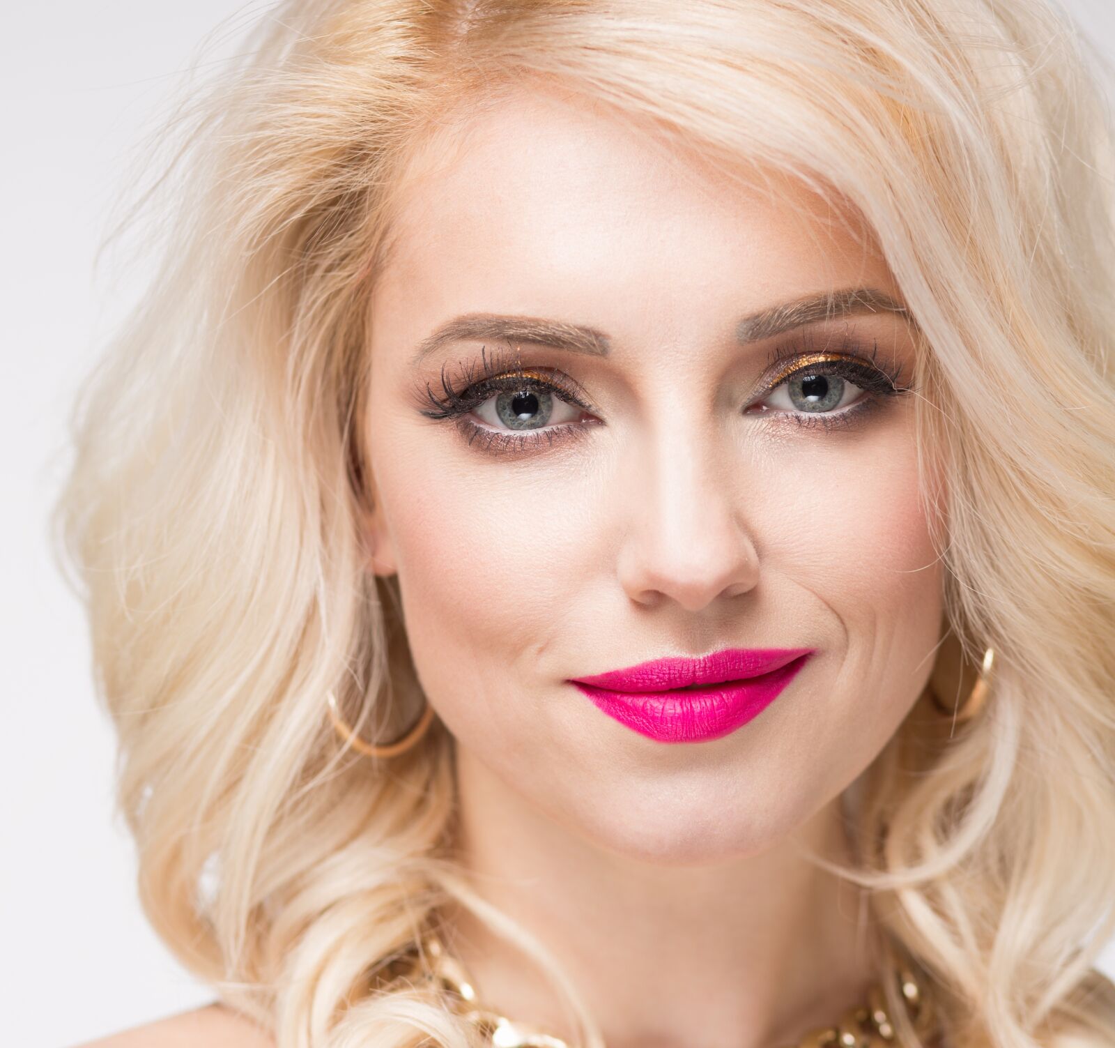 Canon EF 85mm F1.8 USM sample photo. Woman, fashion, blond photography