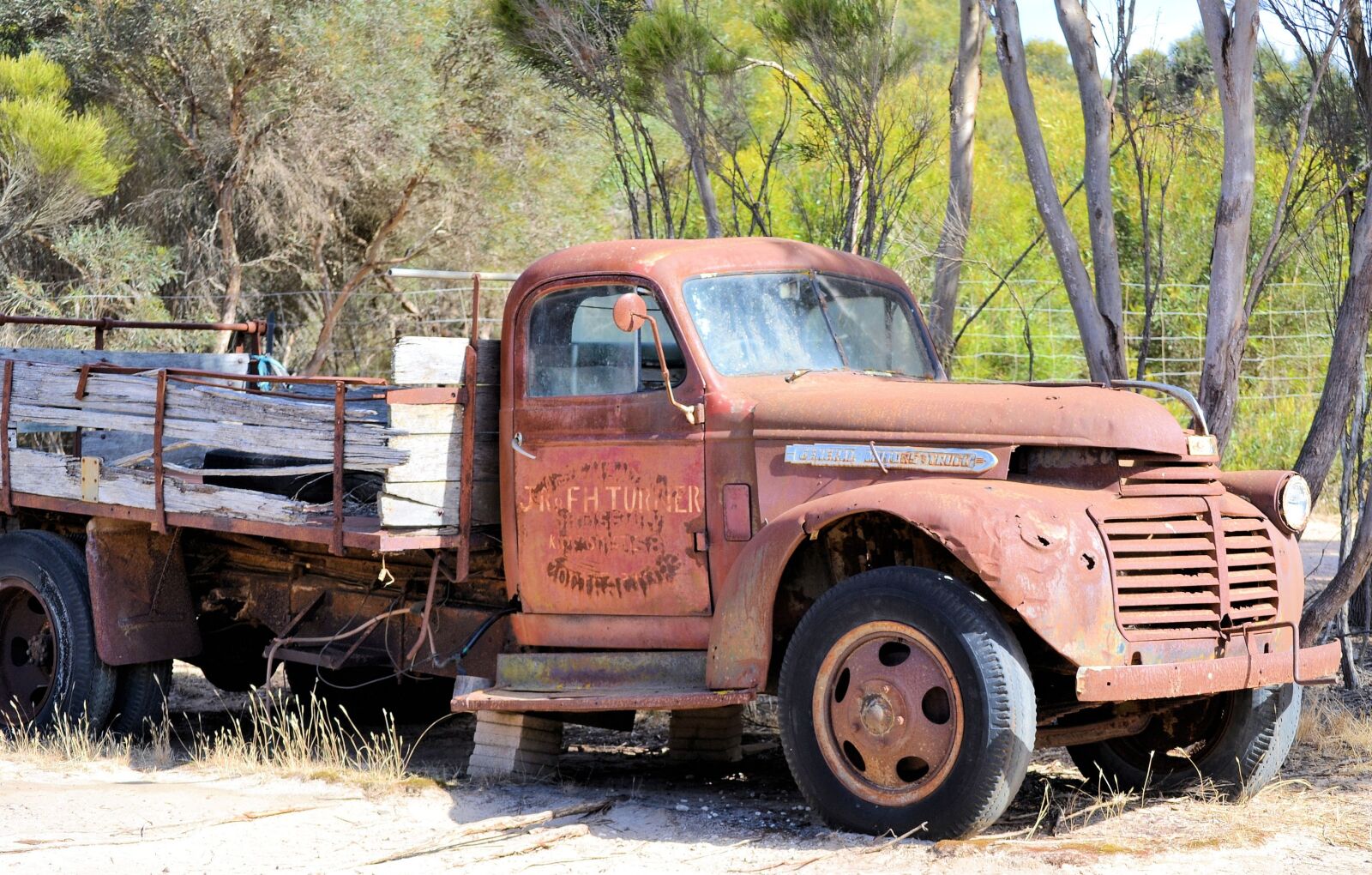 Nikon D3100 sample photo. Old truck, vintage, retro photography